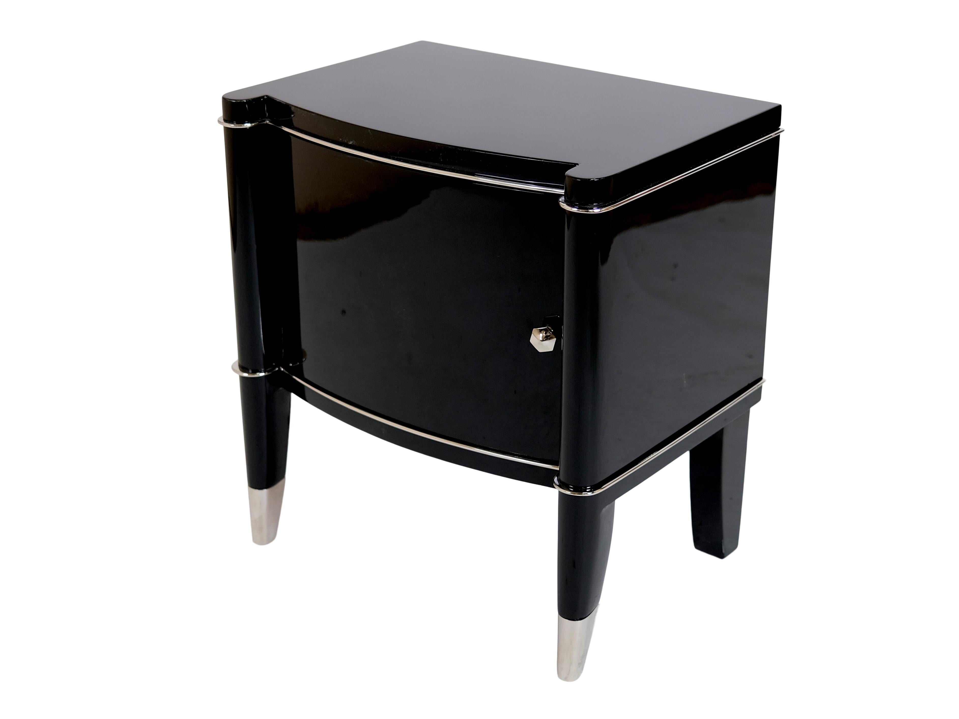 Blackened Pair of Art Deco Night Stands in Black Lacquer from De Coene Frères 1940s