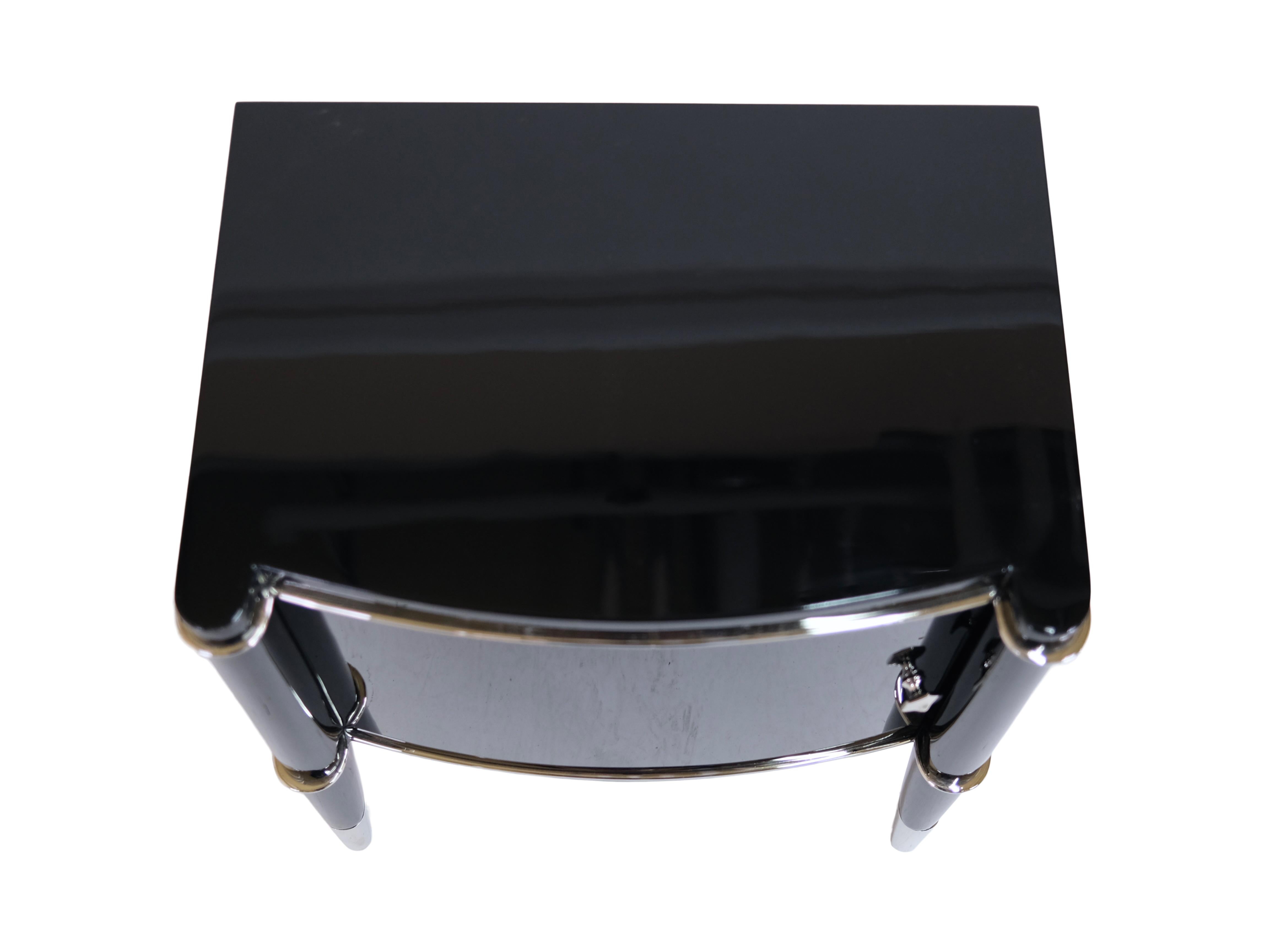 Mid-20th Century Pair of Art Deco Night Stands in Black Lacquer from De Coene Frères 1940s For Sale
