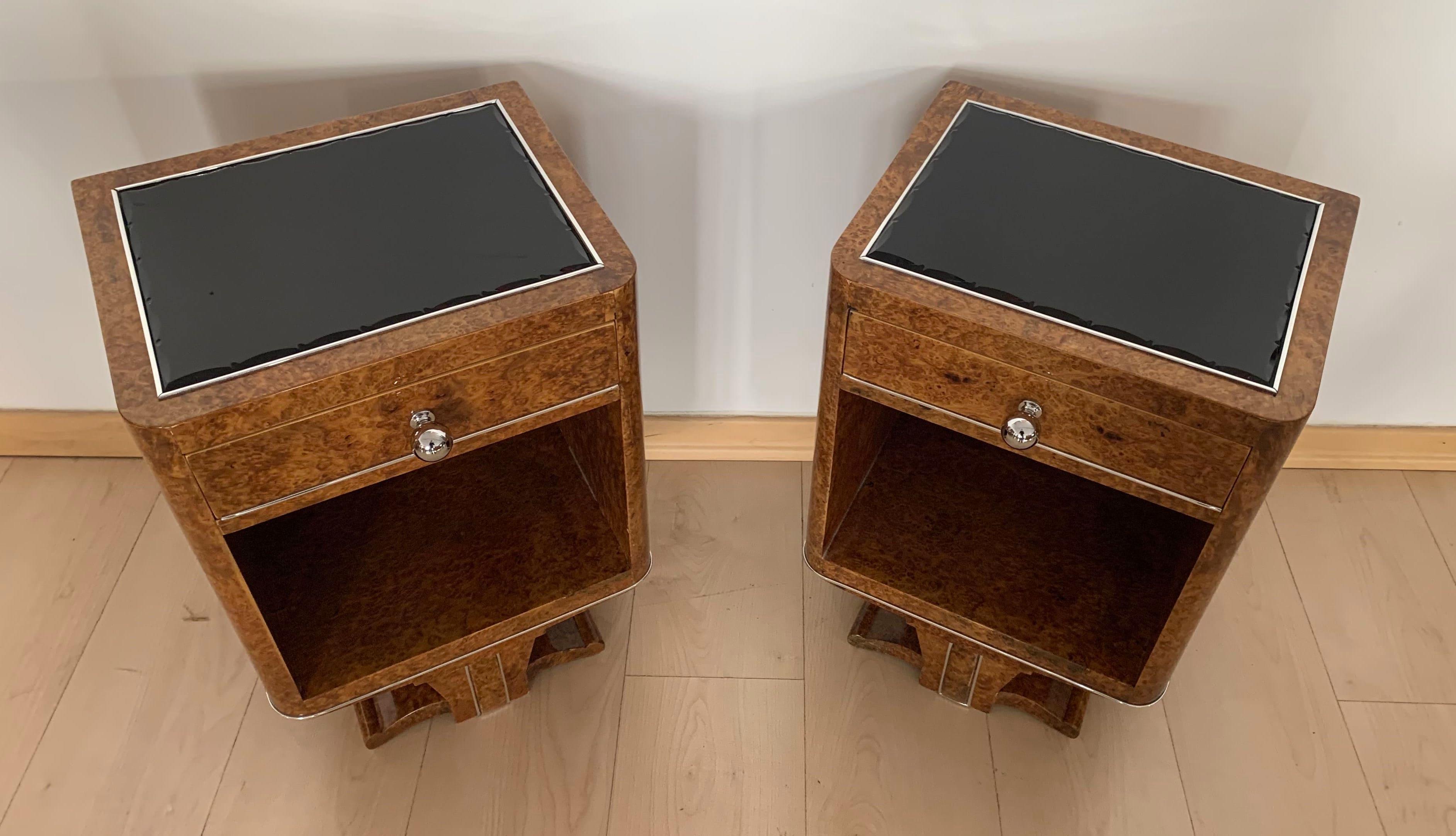 Pair of Art Deco Nightstands, Amboyna Roots Veneer, France, circa 1925 4