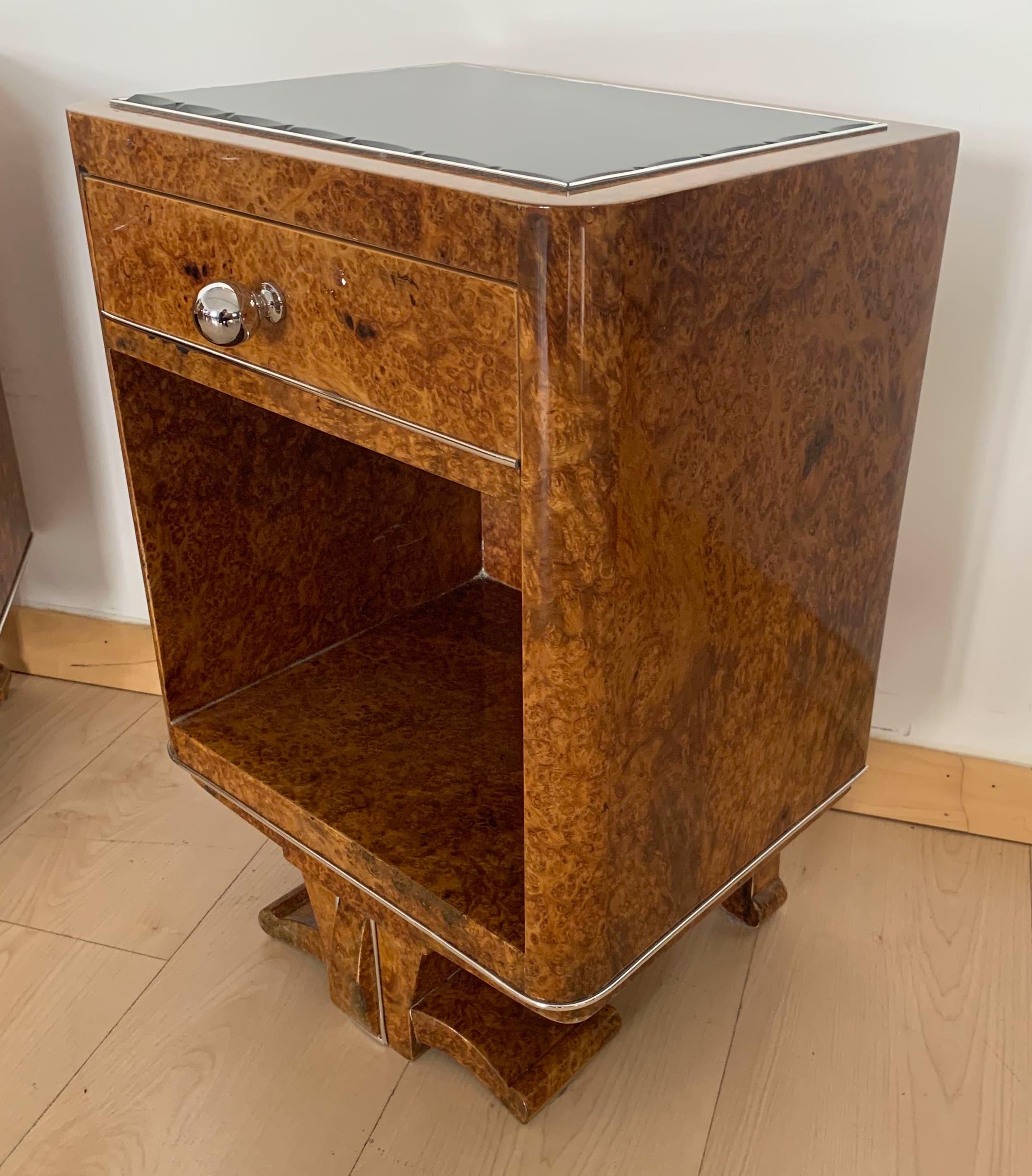 Pair of Art Deco Nightstands, Amboyna Roots Veneer, France, circa 1925 5