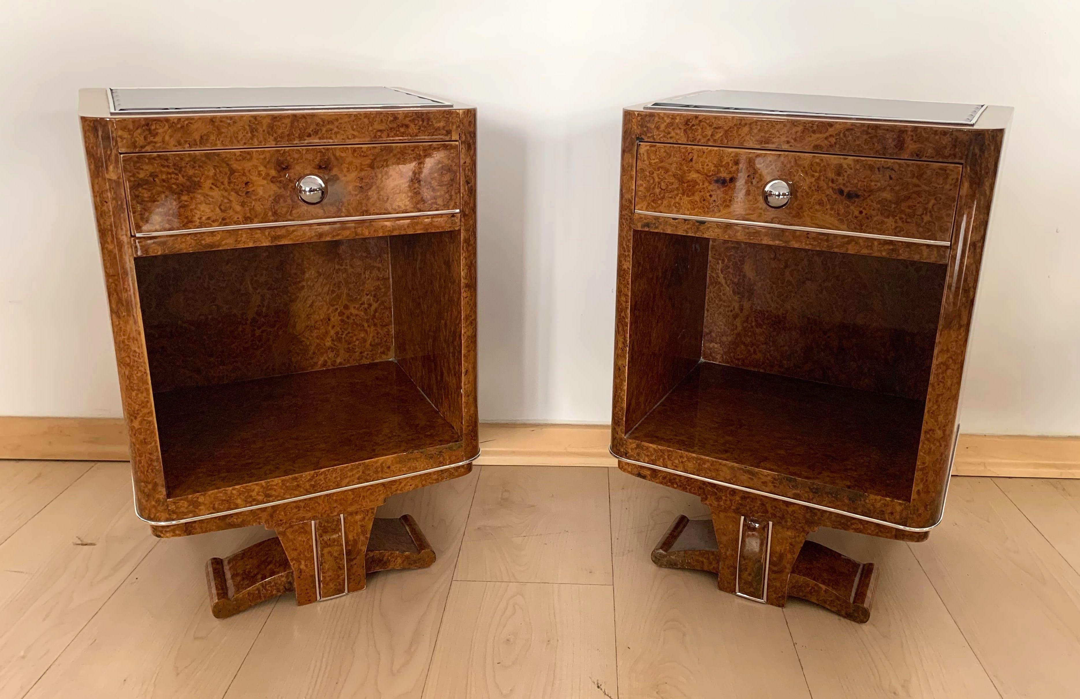 Pair of Art Deco Nightstands, Amboyna Roots Veneer, France, circa 1925 3