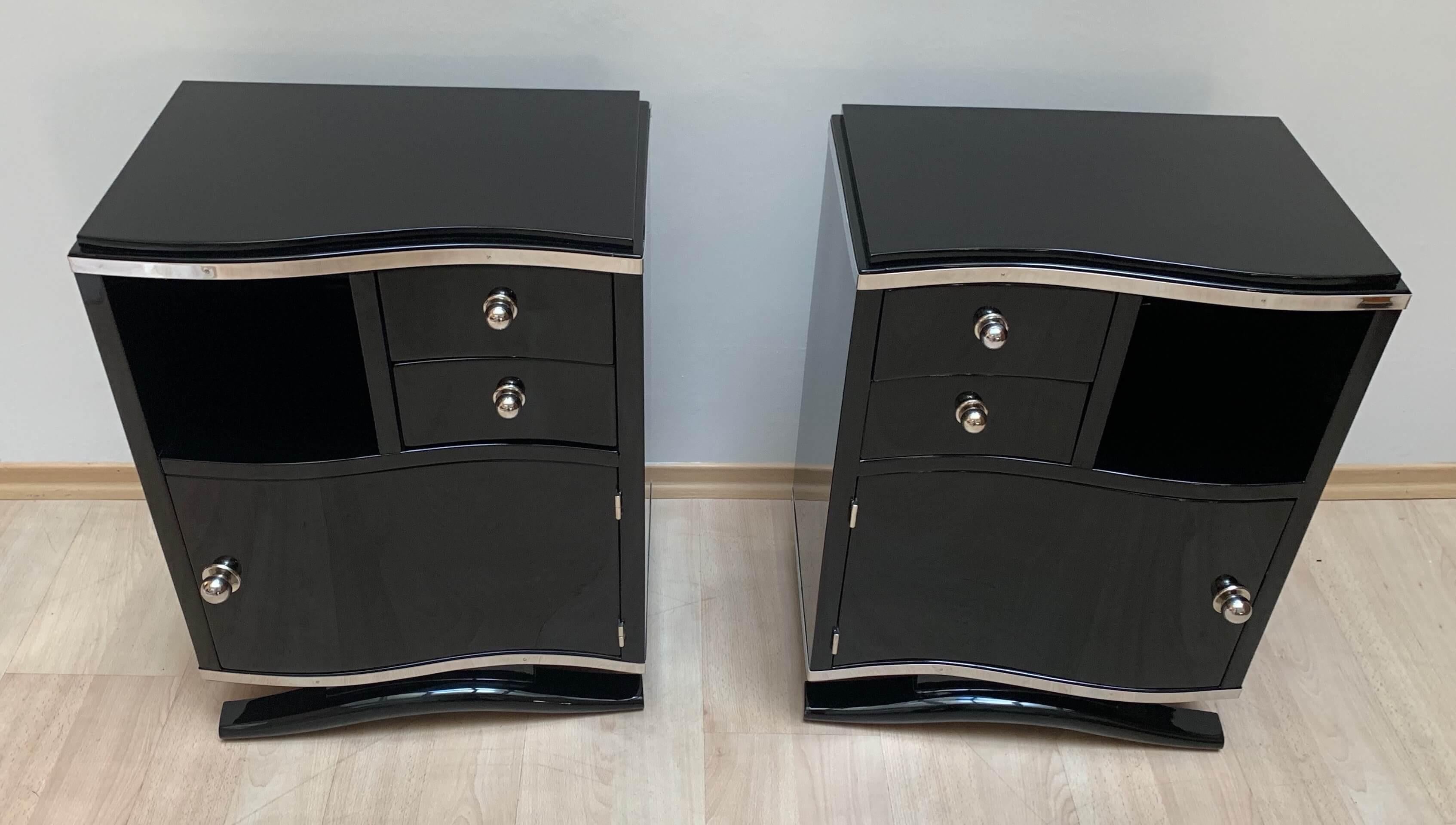 French Pair of Art Deco Nightstands, Black Lacquer and Chrome, France, circa 1930