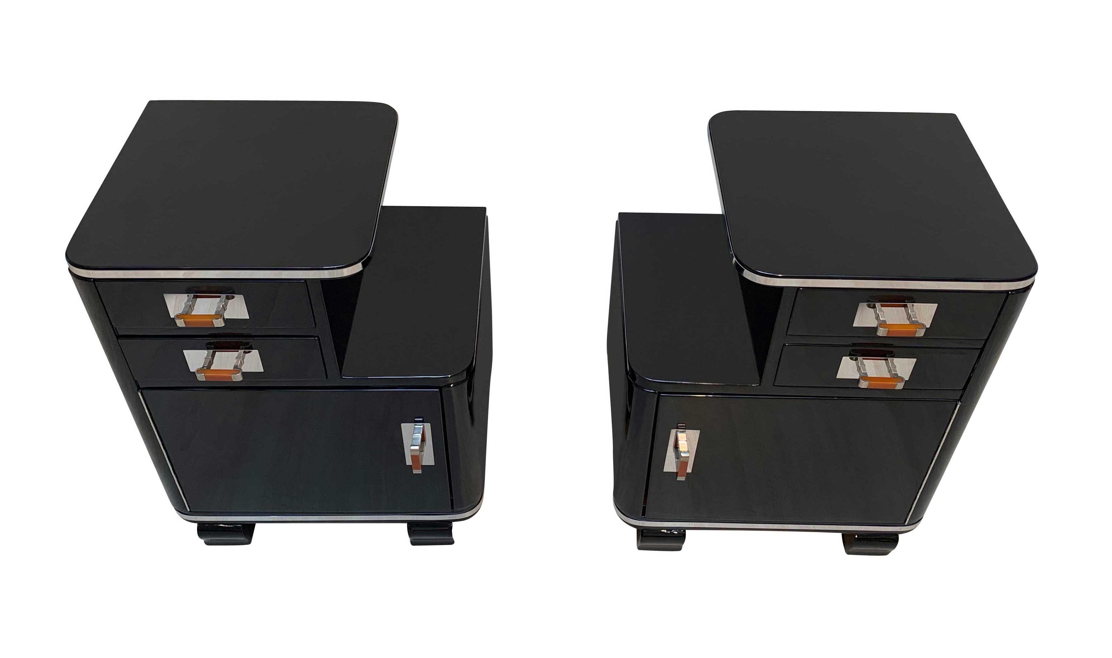 Lacquered Pair of restored Art Deco Nightstands, Black Lacquer, Nickel, France, circa 1930