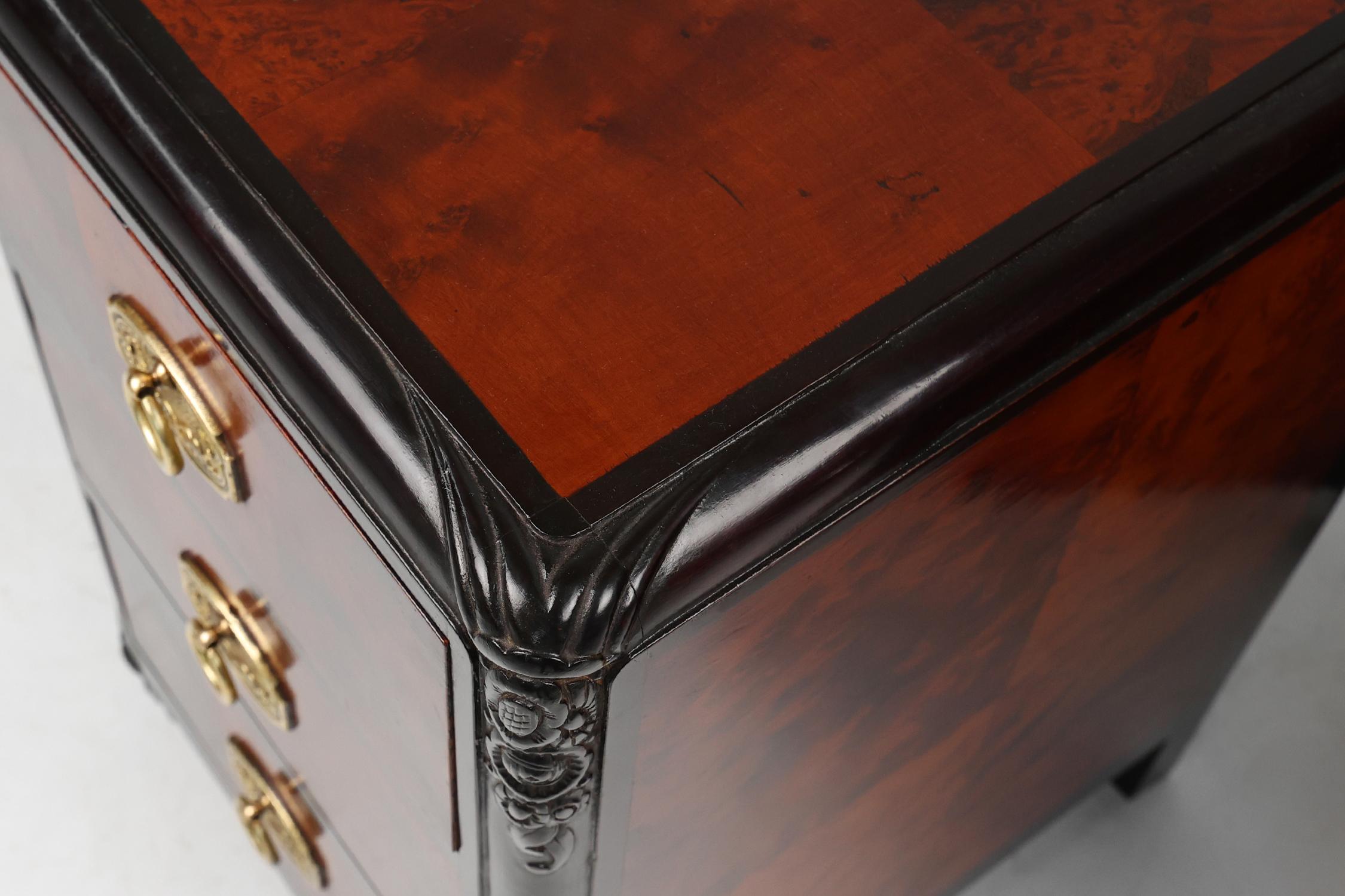Pair of Art Deco nightstands in burl veneer, oak and copper, France ca. 1910 For Sale 3