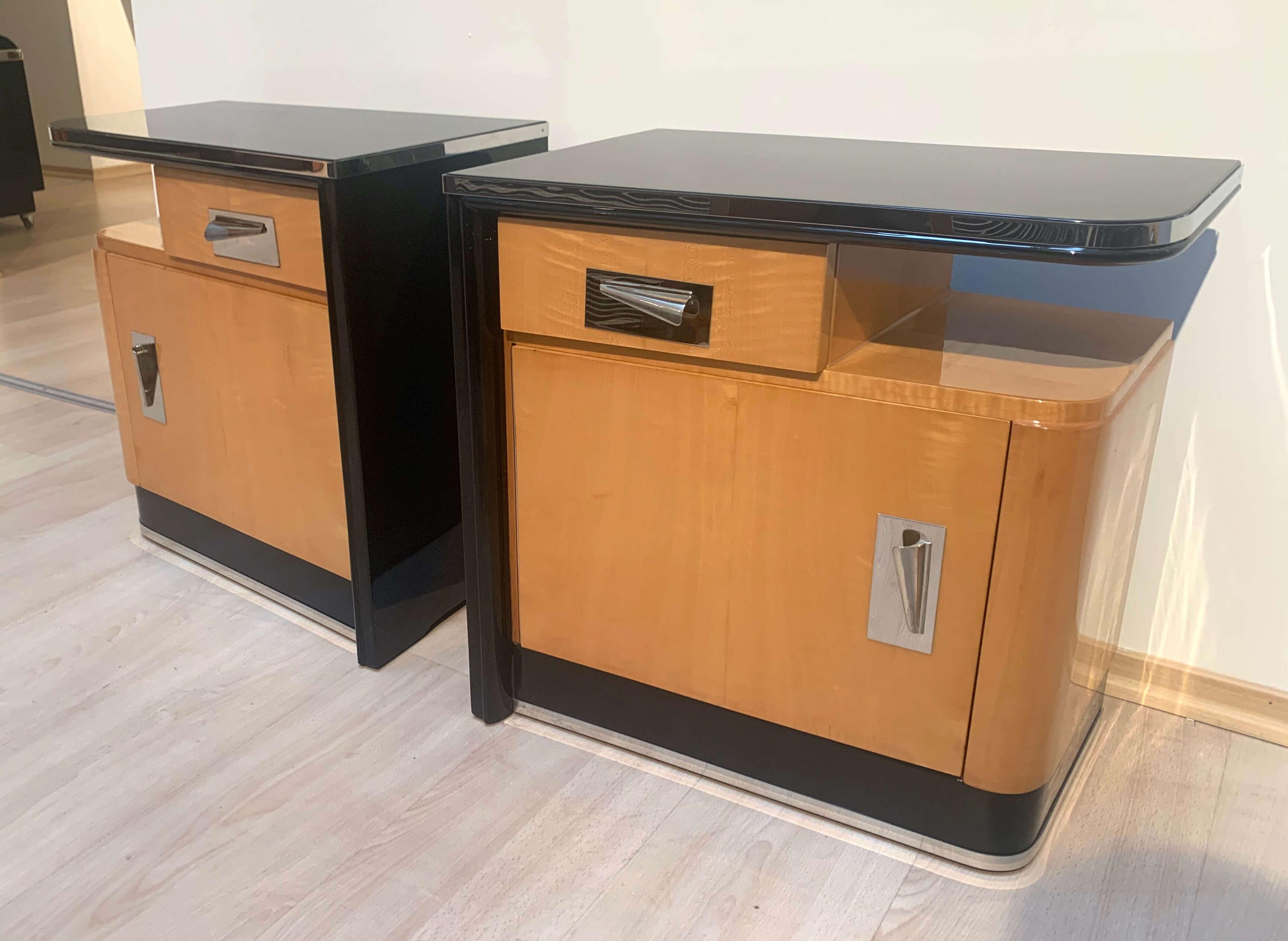 Mid-20th Century Pair of Art Deco Nightstands, Maple and Chrome, France, circa 1940