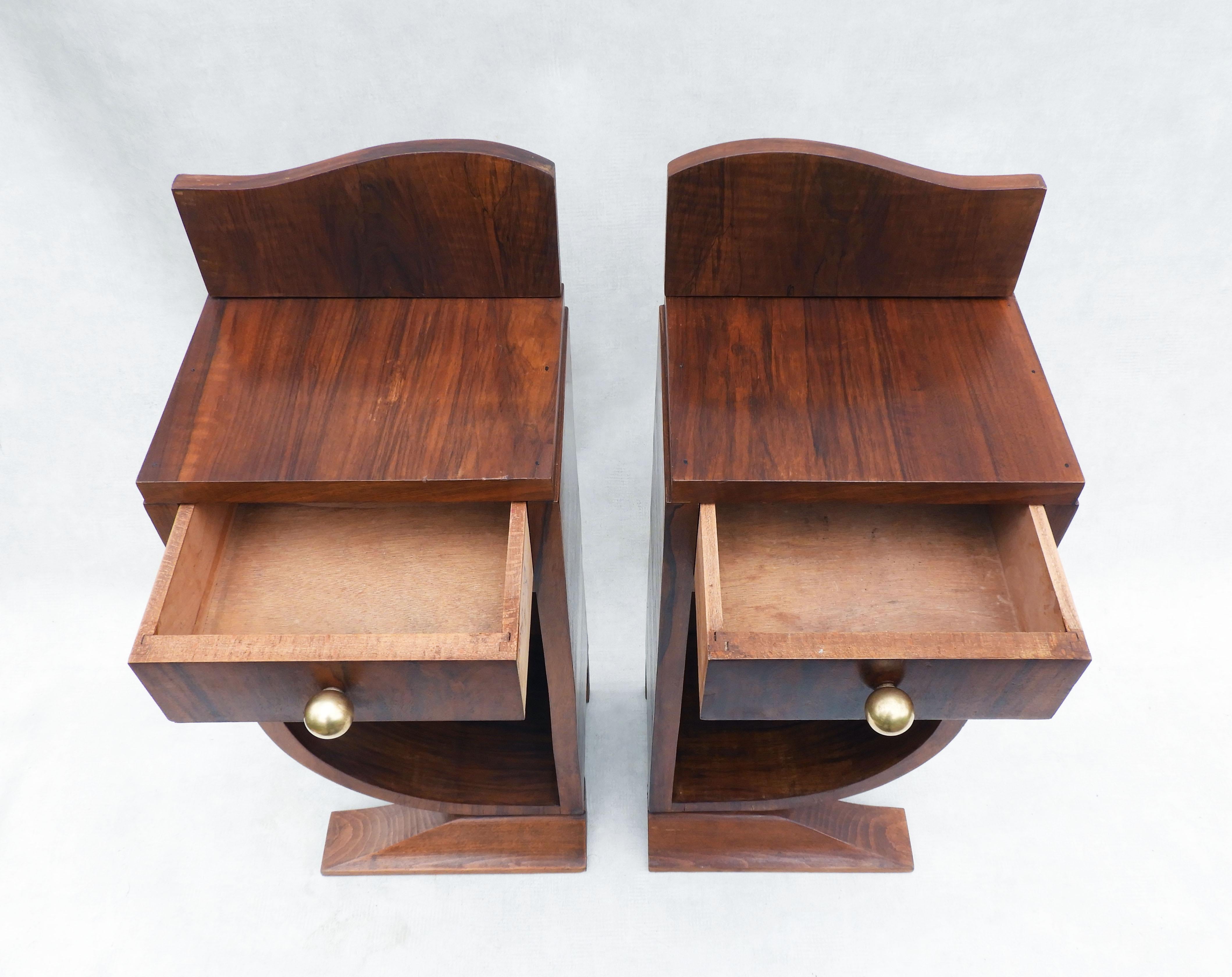 Pair of Art Deco Nightstands, Side Cabinets or Sofa End Tables, C1930s France In Good Condition For Sale In Trensacq, FR