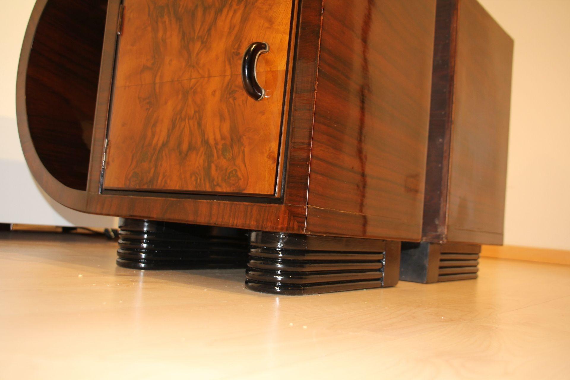 Pair of Art Deco Nightstands, Walnut Veneer, France circa 1930 5