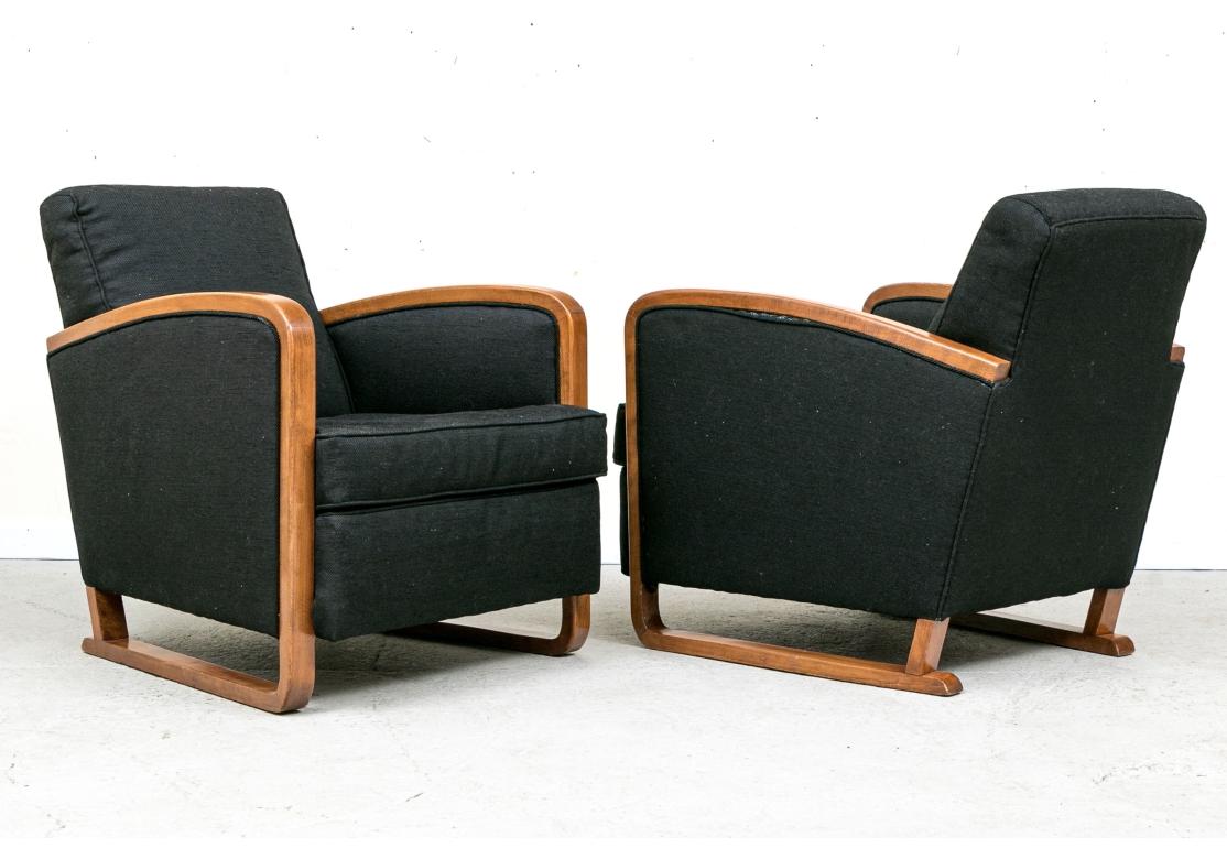 Pareja De Sillones Tapizados Art Decó Ocean Liner en Bastante bueno estado para la venta en Bridgeport, CT