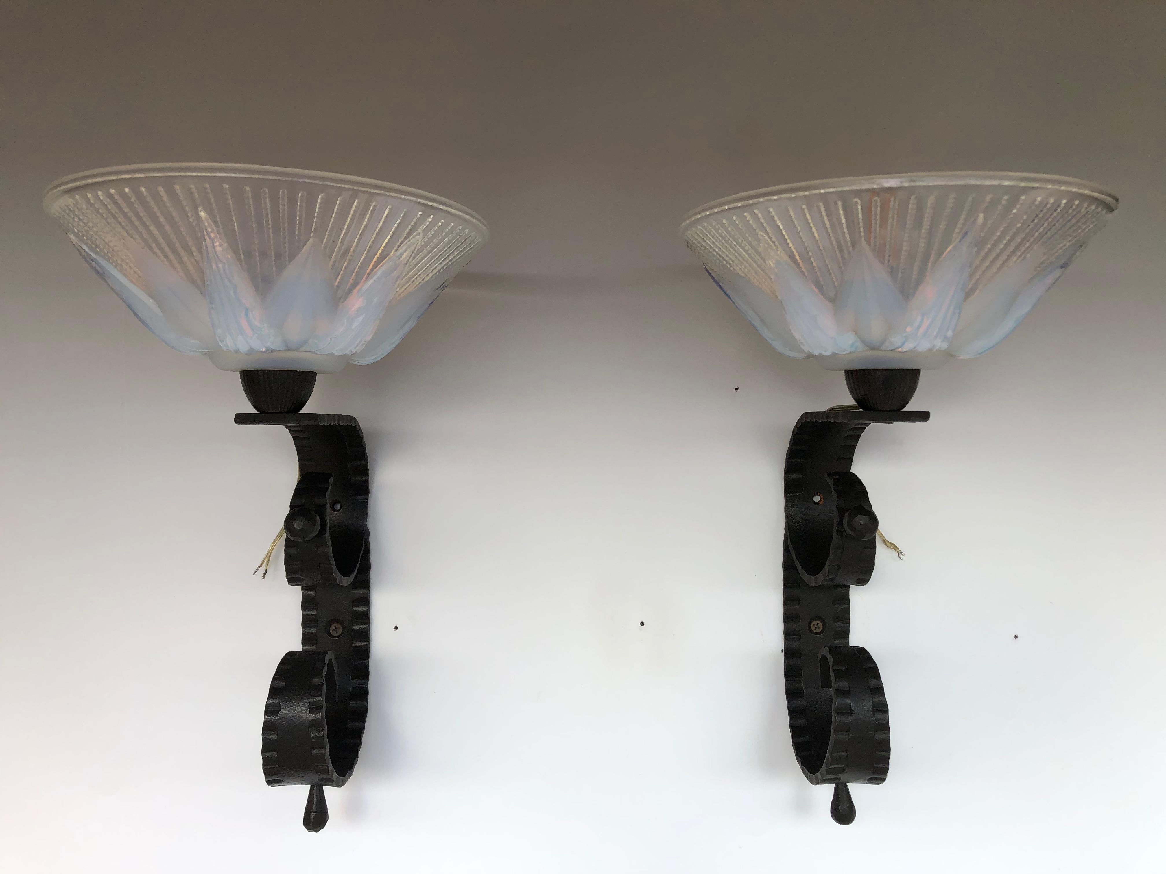 Pair of Art Deco Opalescent Wall Lights by Ezan 4