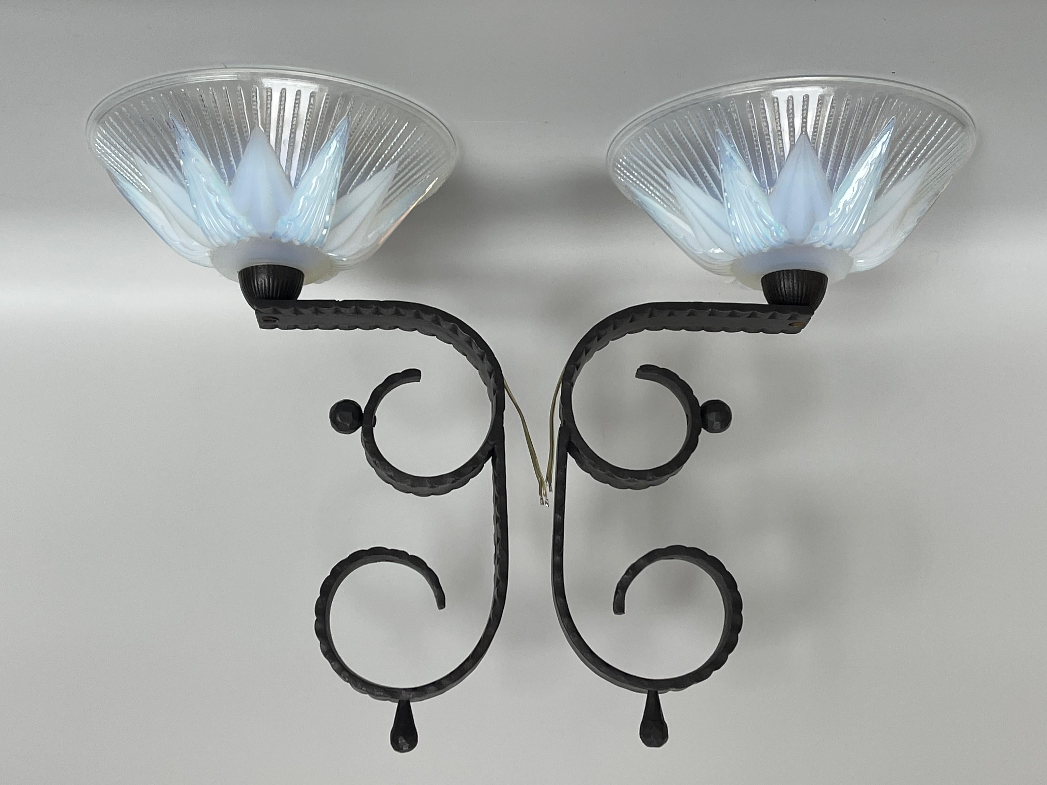 Hammered Pair of Art Deco Opalescent Wall Lights by Ezan