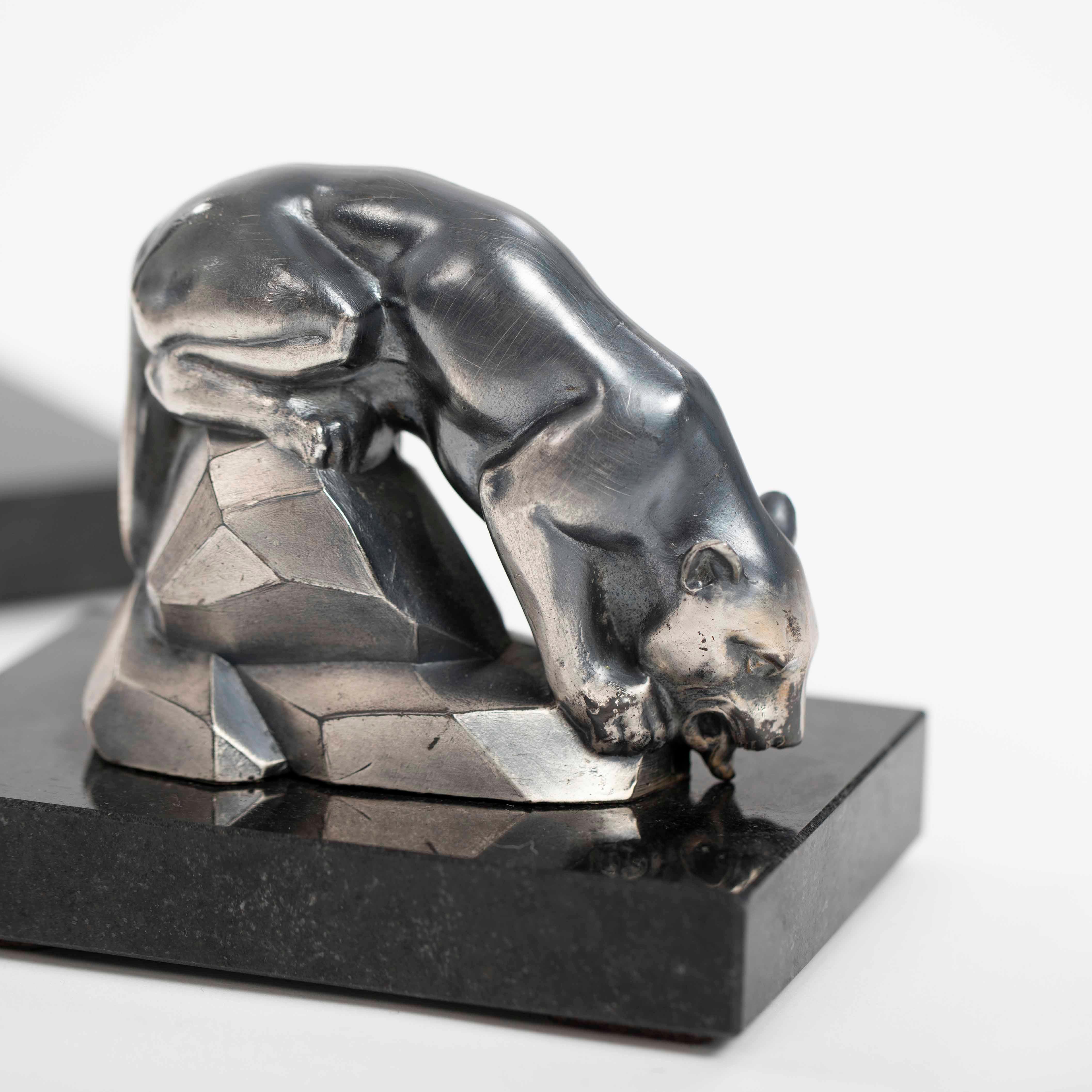 Coppia di reggilibri Art Deco Panther in bronzo su marmo nero di M. Font, anni '20 in vendita 5