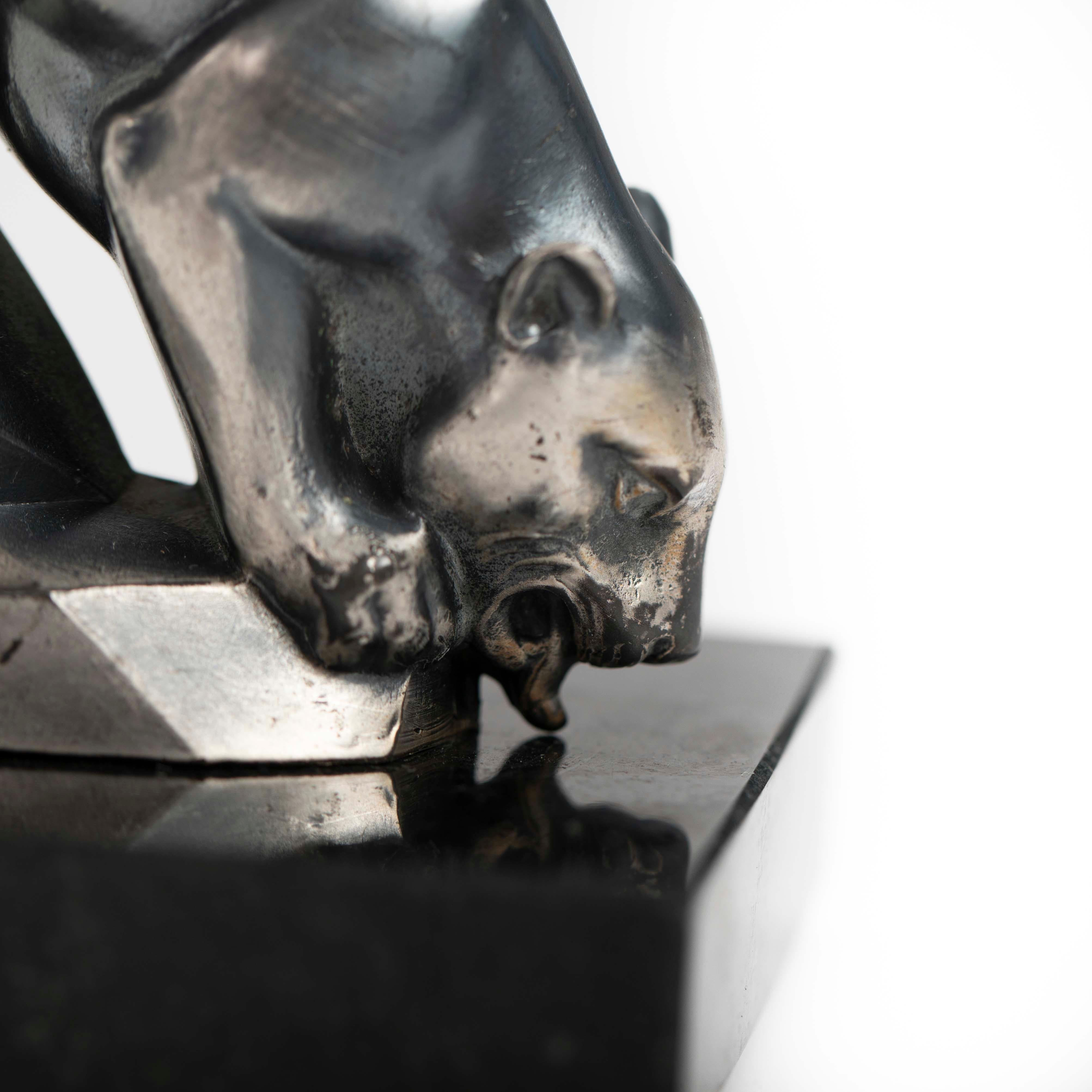 Coppia di reggilibri Art Deco Panther in bronzo su marmo nero di M. Font, anni '20 in vendita 7