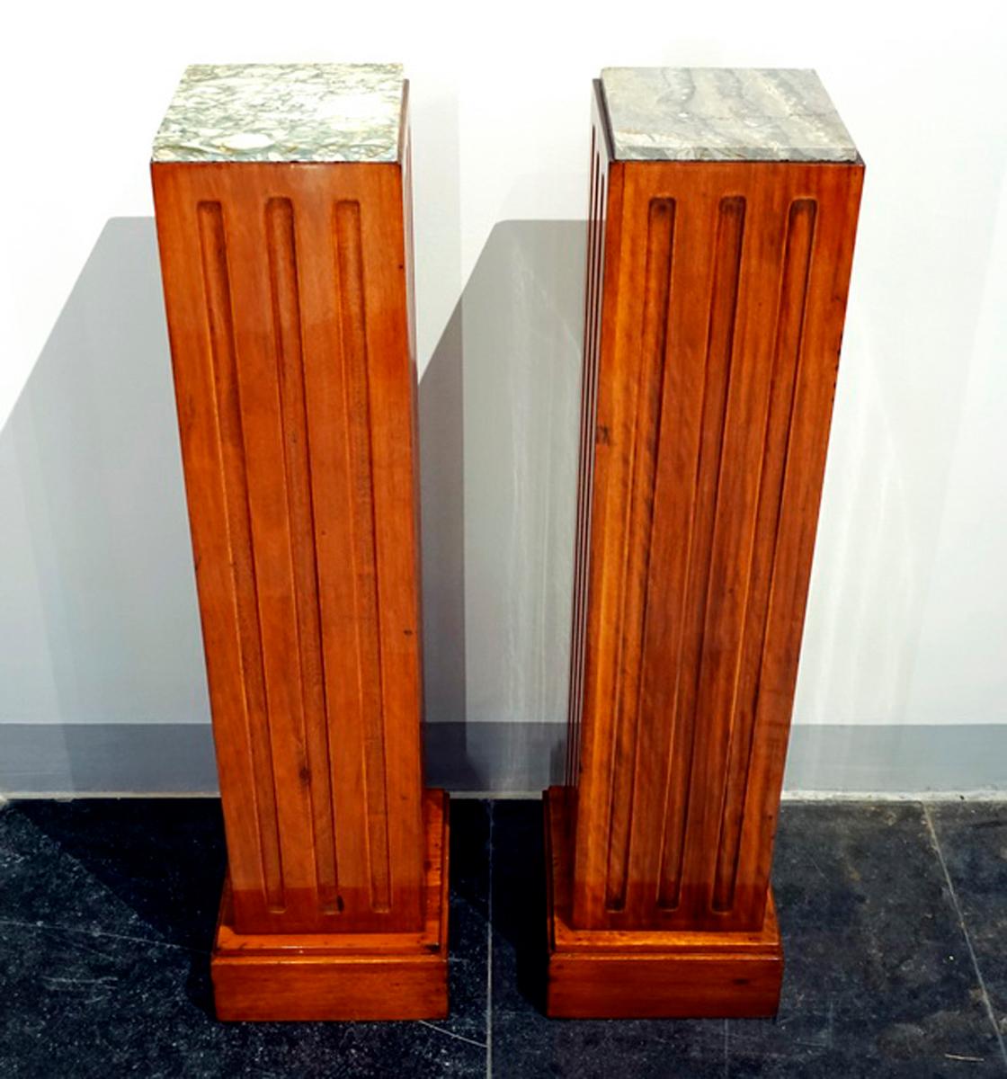 Art Deco Pair of Art Déco Pedestals, Mahogany stained, With Marble Pads, France, ca. 1930