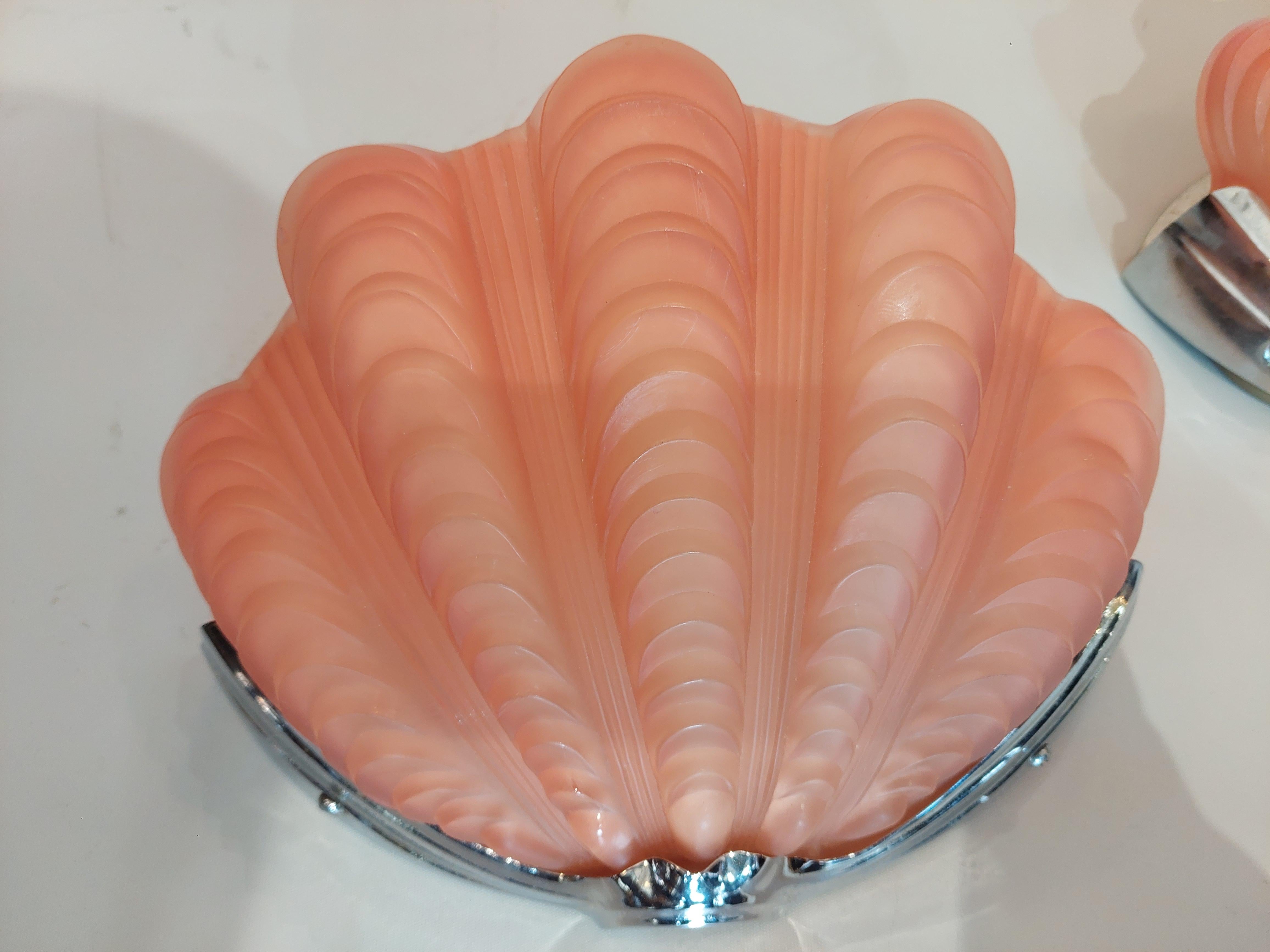 Pareja de apliques de concha de almeja de cristal rosa art déco Inglés en venta