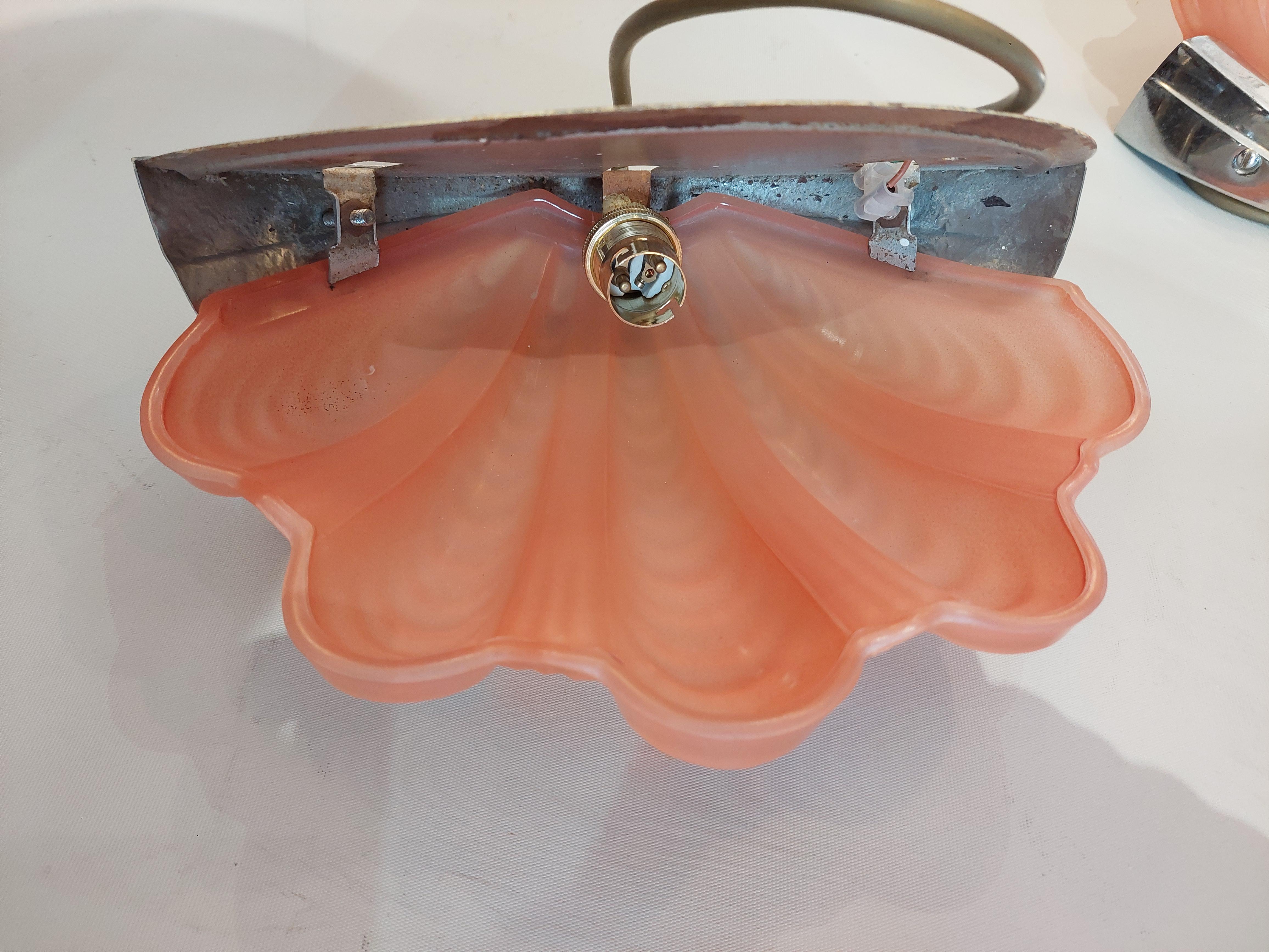 Pareja de apliques de concha de almeja de cristal rosa art déco en Bueno estado para la venta en Altrincham, GB