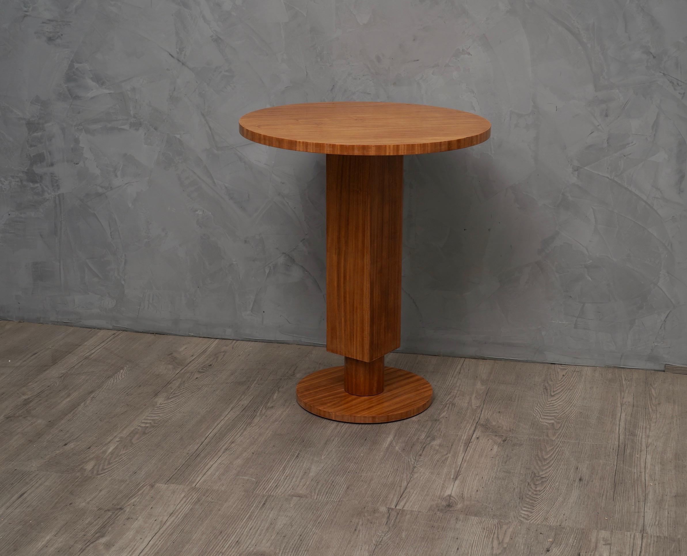 Pair of Art Deco Round Cedar Wood French Side Tables, 1930 In Good Condition In Rome, IT