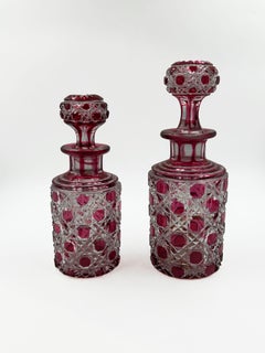 Par de frascos de perfume de cristal rubí de estilo Art Déco de Val Saint Lambert