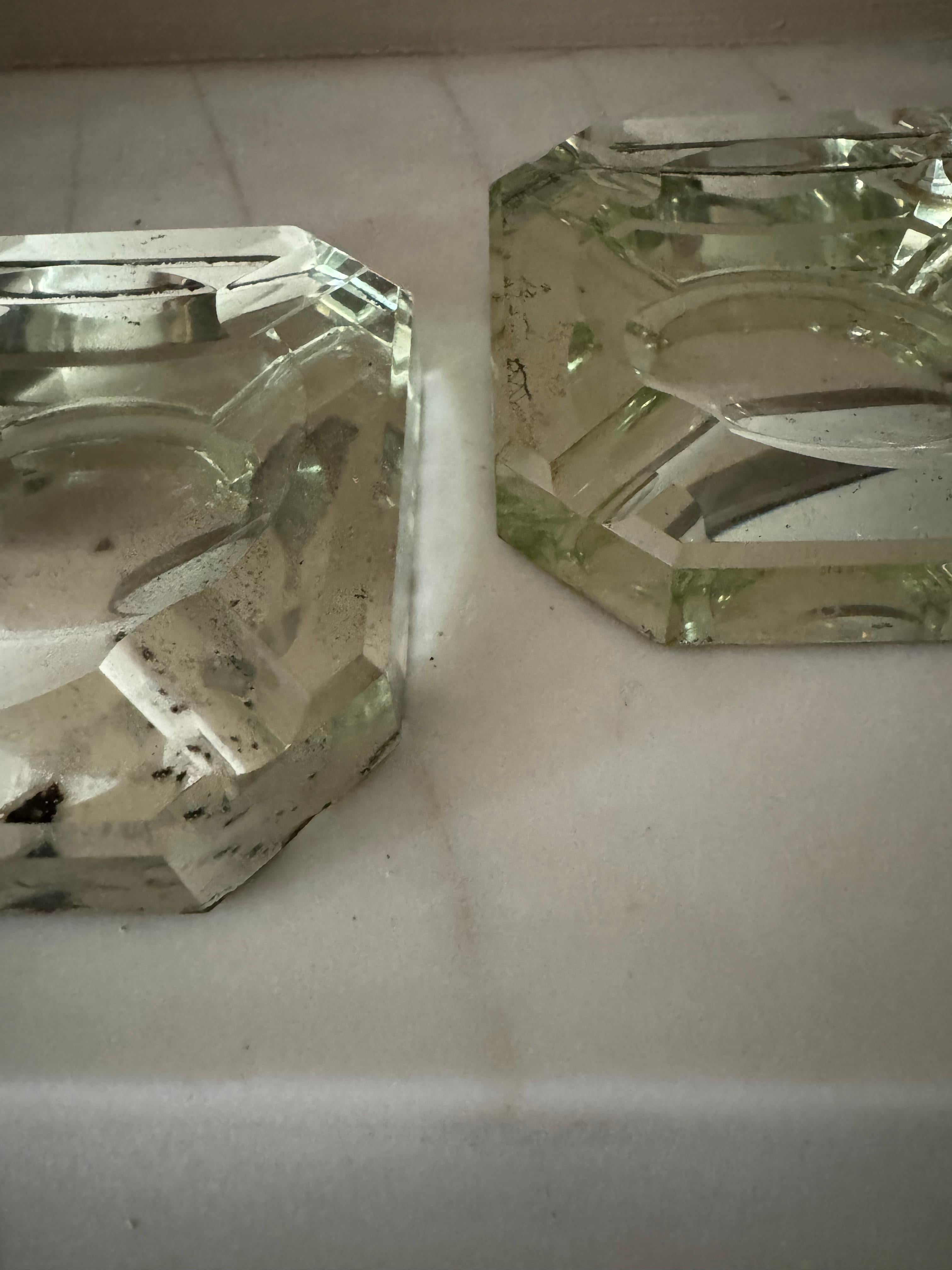 Ein wunderschönes Paar verspiegelter Aschenbecher aus Saint-Gobain-Glas oder Videopoches. 