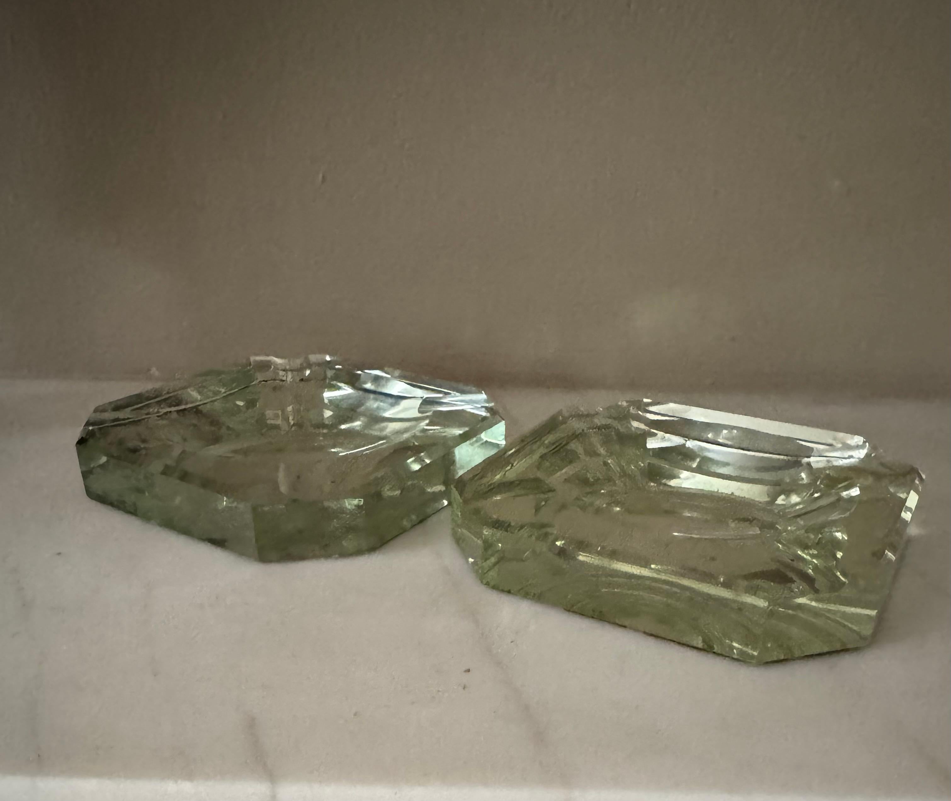 Paar verspiegelte Saint Gobain Aschenbecher aus Glas im Art Deco-Stil, vide-poches. (20. Jahrhundert) im Angebot