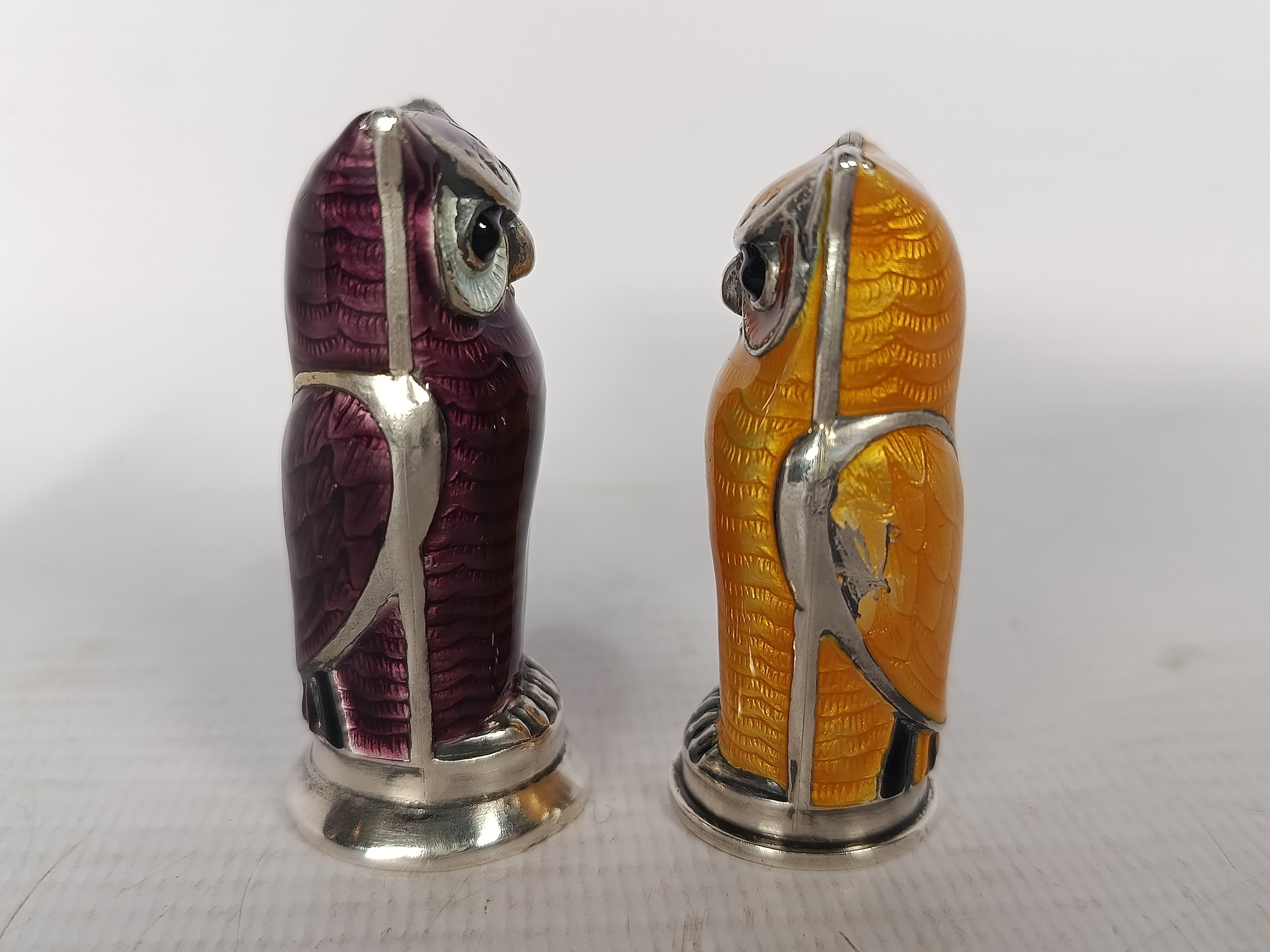 Pareja de saleros Art Decó de plata y esmaltados en Bueno estado para la venta en Buenos Aires, Argentina