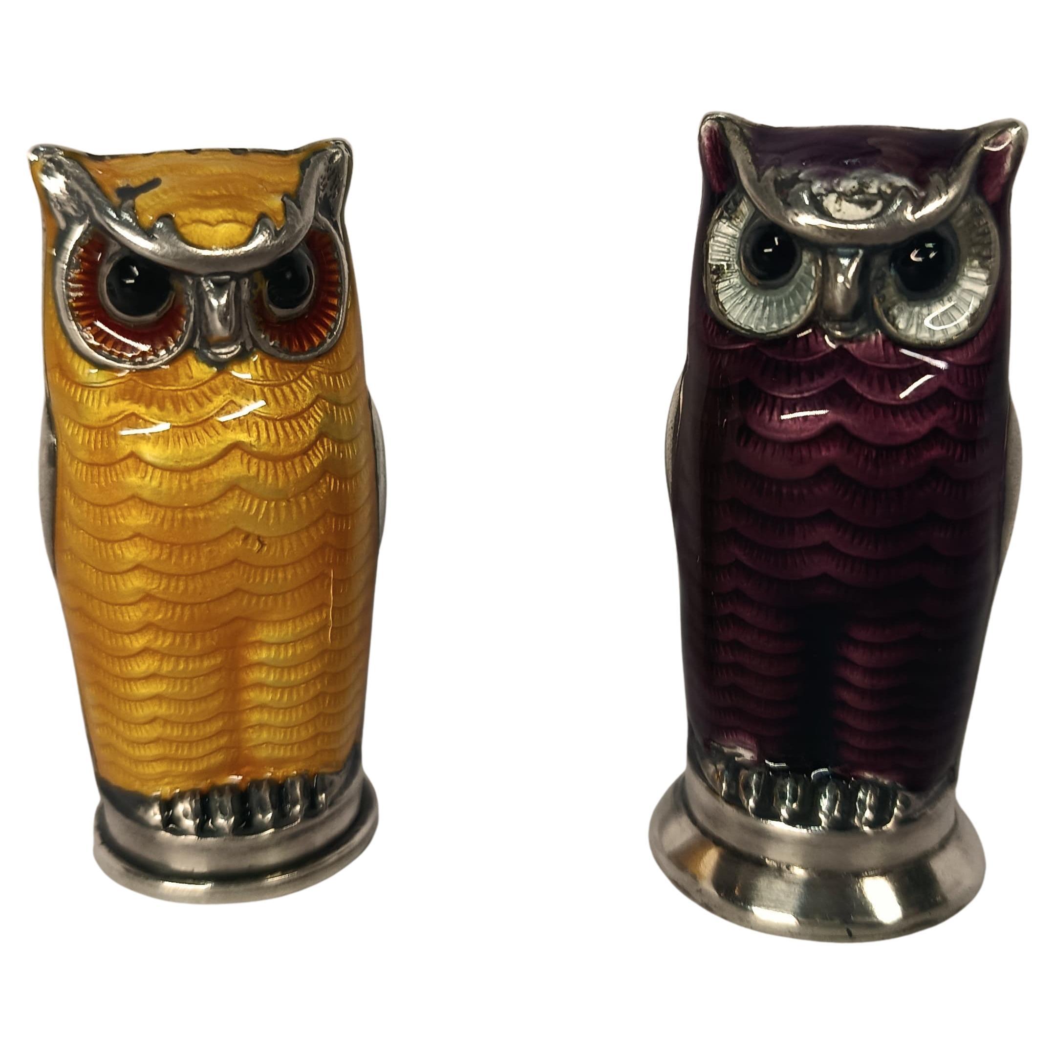 Pareja de saleros Art Decó de plata y esmaltados en venta
