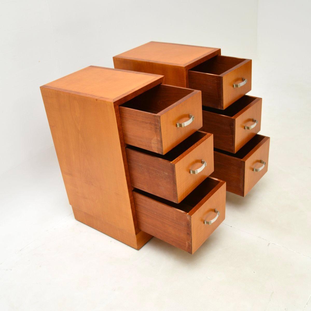 Mid-20th Century Pair of Art Deco Satinwood and Walnut Bedside Chests For Sale