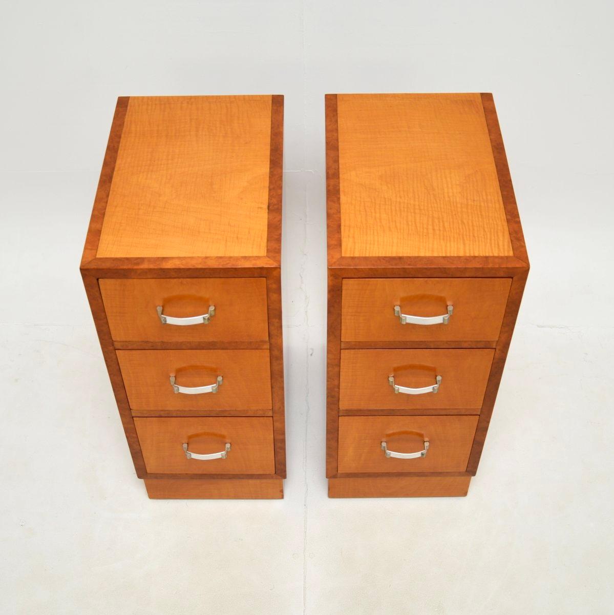 Pair of Art Deco Satinwood and Walnut Bedside Chests For Sale 1