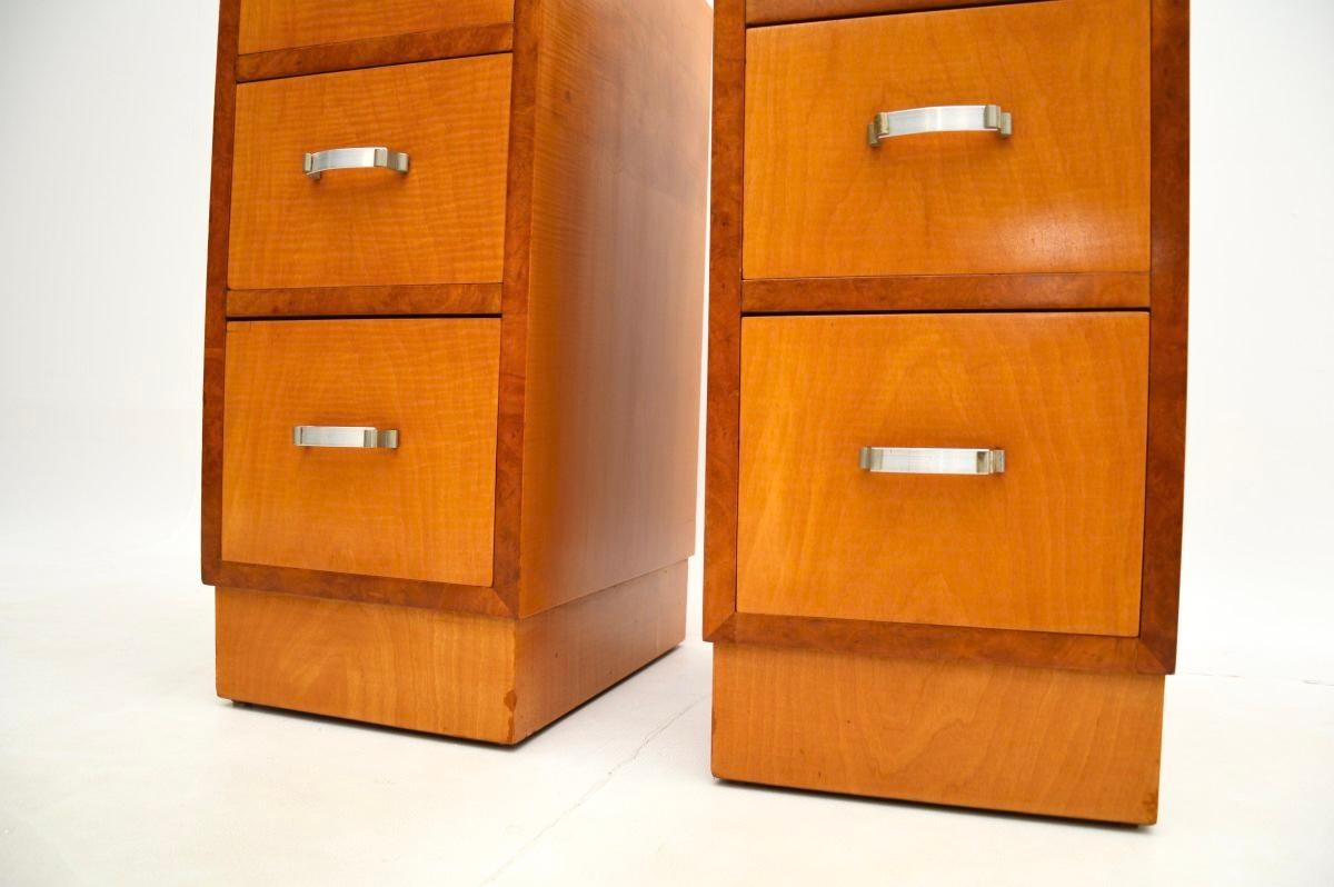 Pair of Art Deco Satinwood and Walnut Bedside Chests For Sale 4