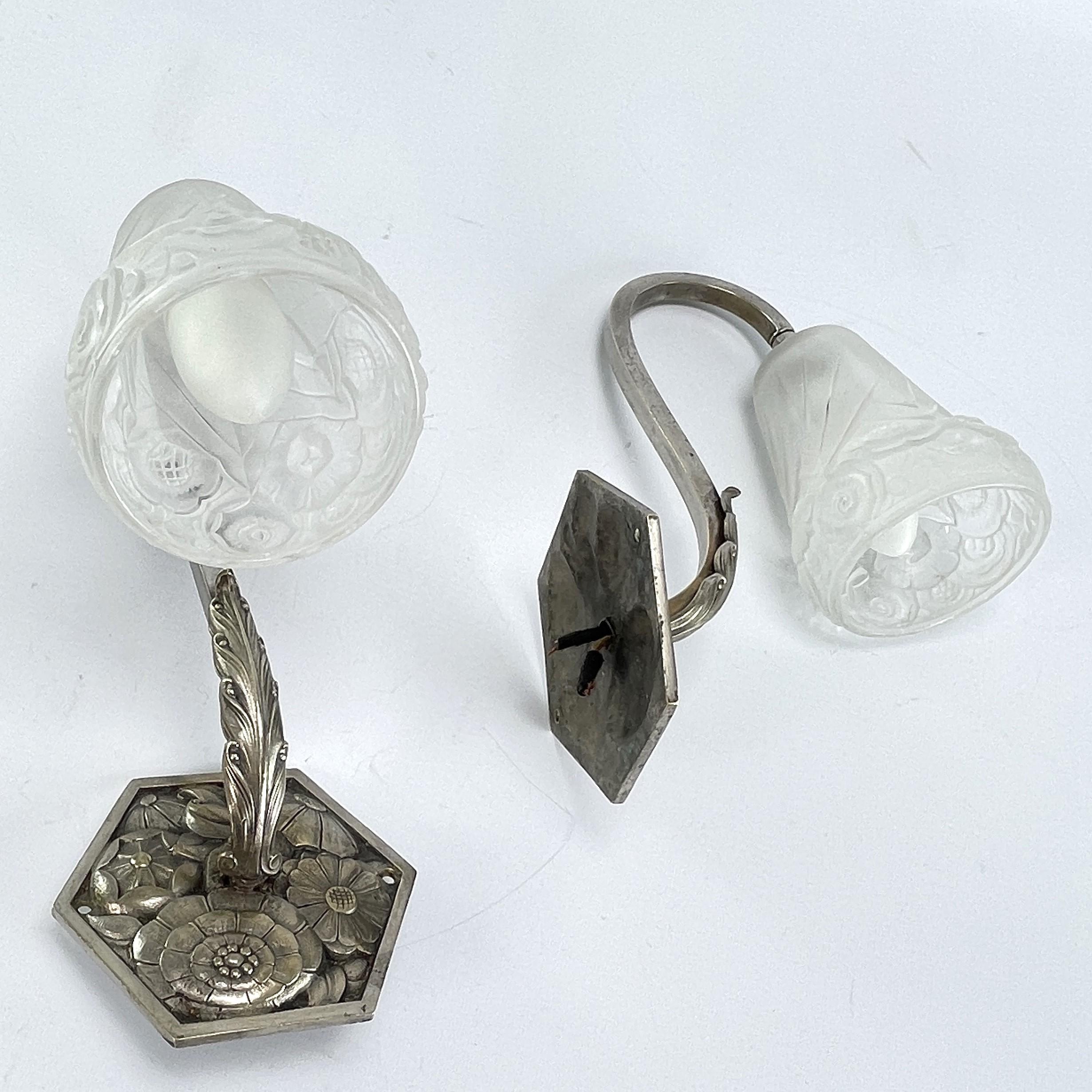 Pair Art Deco sconces

These beautiful wall lights impress with their simple and functional Art Deco design. The lamps provide a very pleasant light. These lamps are an absolute design classic from the ART DECO period.

Each cleaned item has 1 x B22