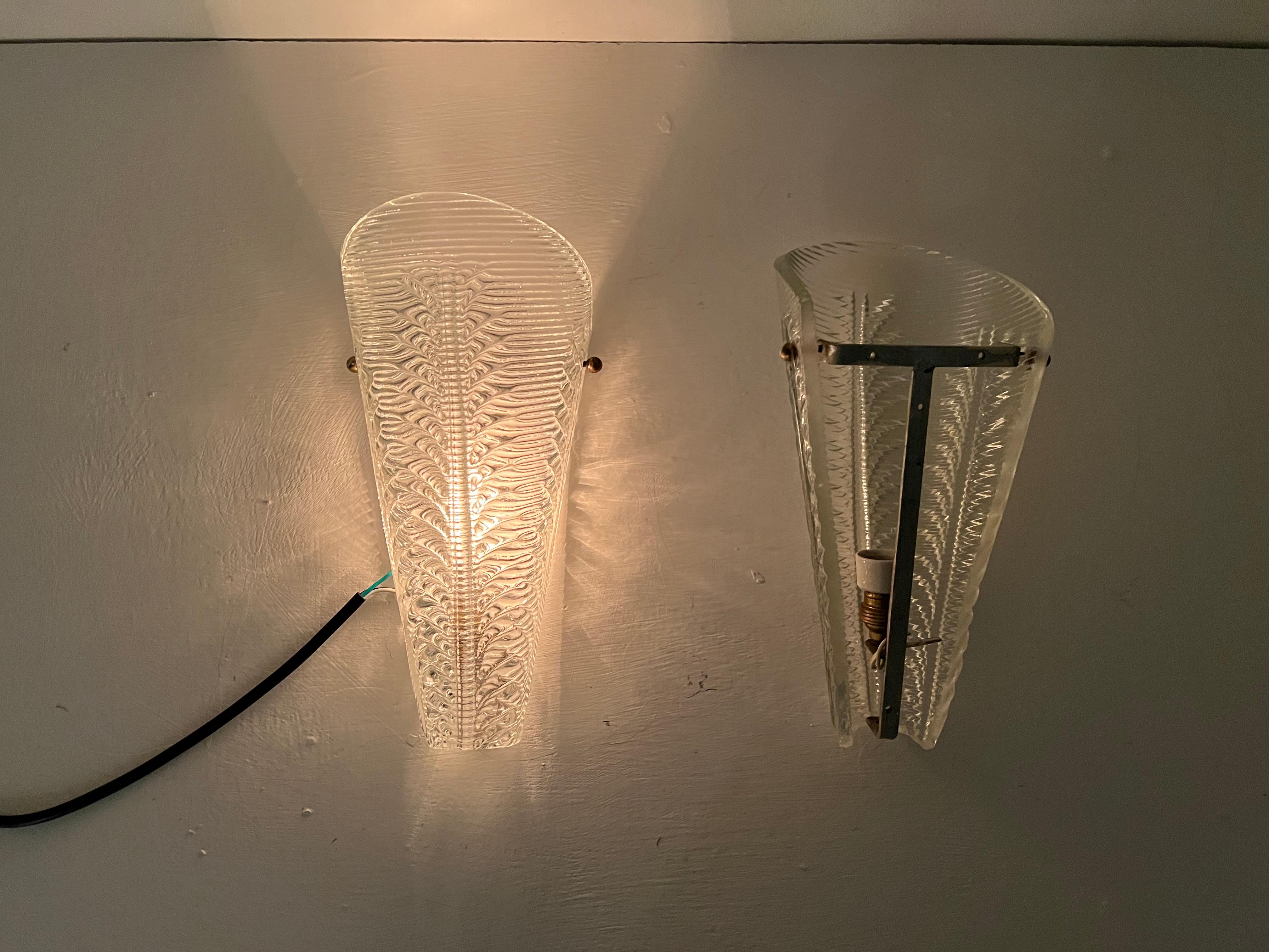 Pair of Art Deco Sconces, circa 1940 by Seguso in Murano Glass, Italy, 1940s For Sale 2