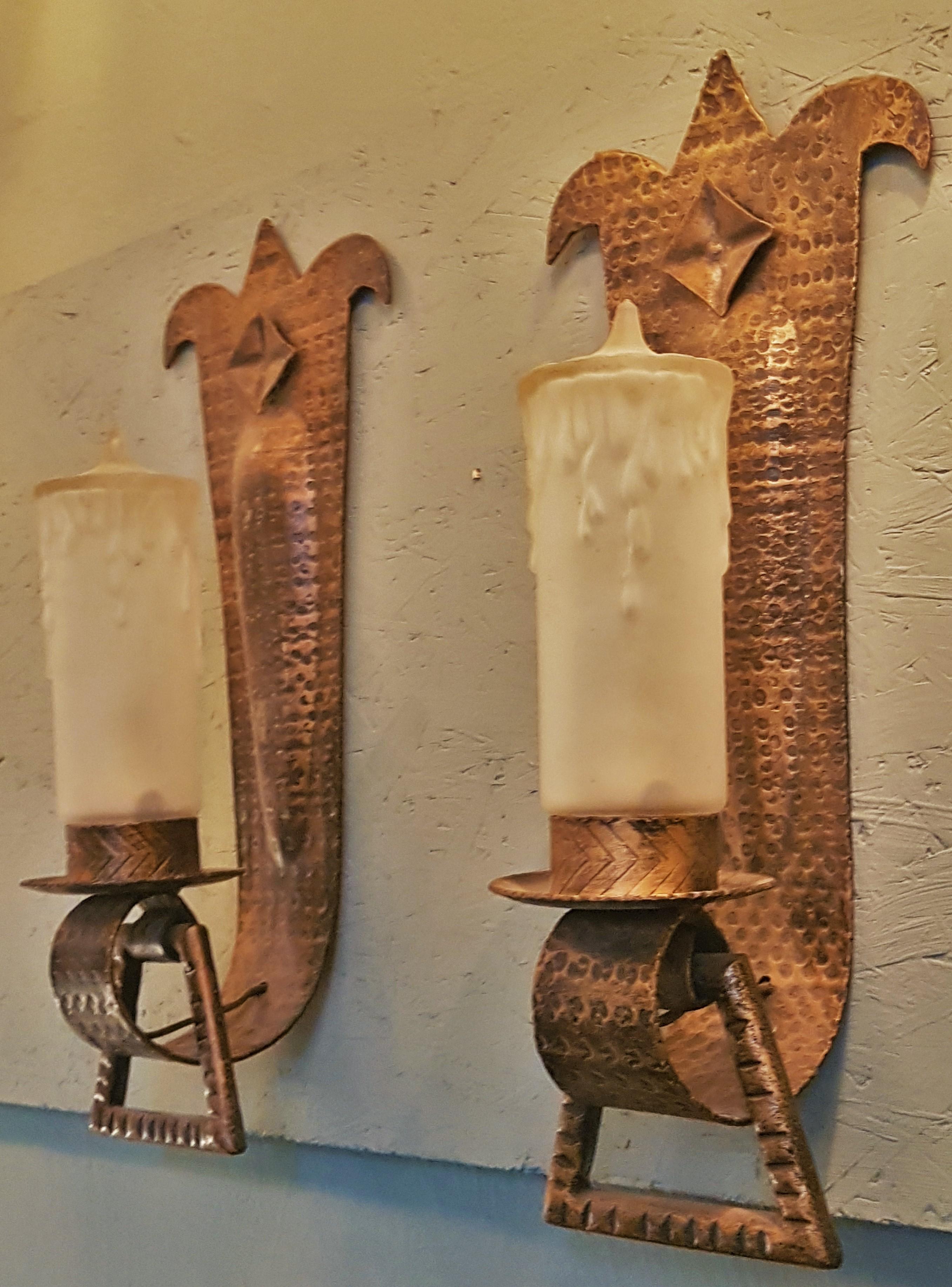 Pair of Art Deco Sconces, Glass and Gilded Metal, France, 1935 For Sale 14
