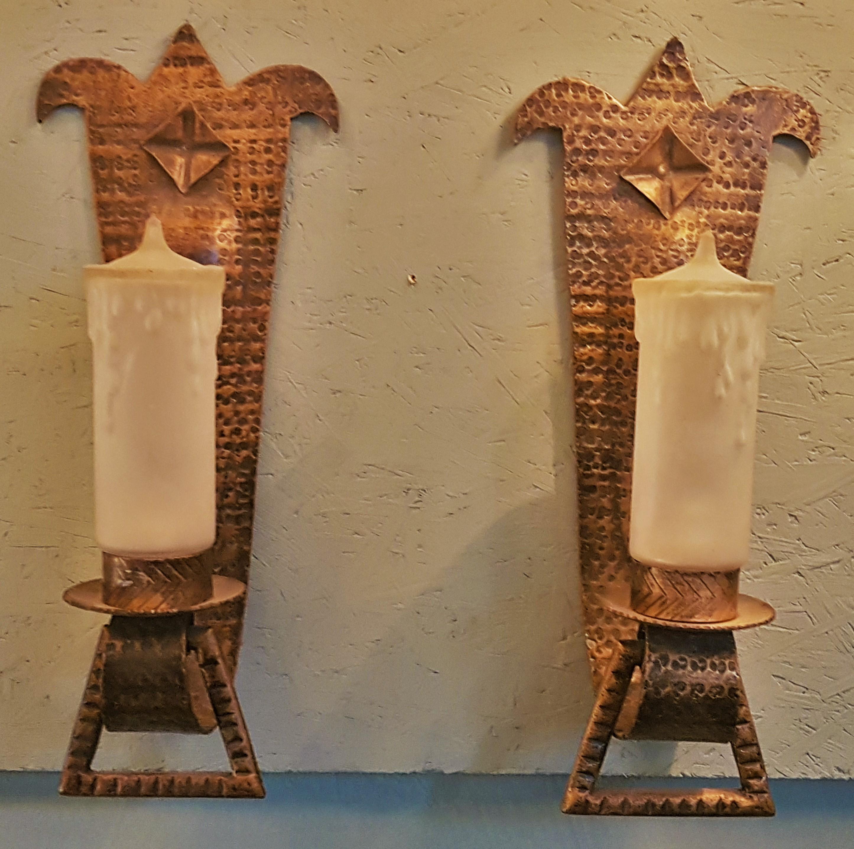 Pair of Art Deco Sconces, Glass and Gilded Metal, France, 1935 In Good Condition For Sale In Saarbruecken, DE
