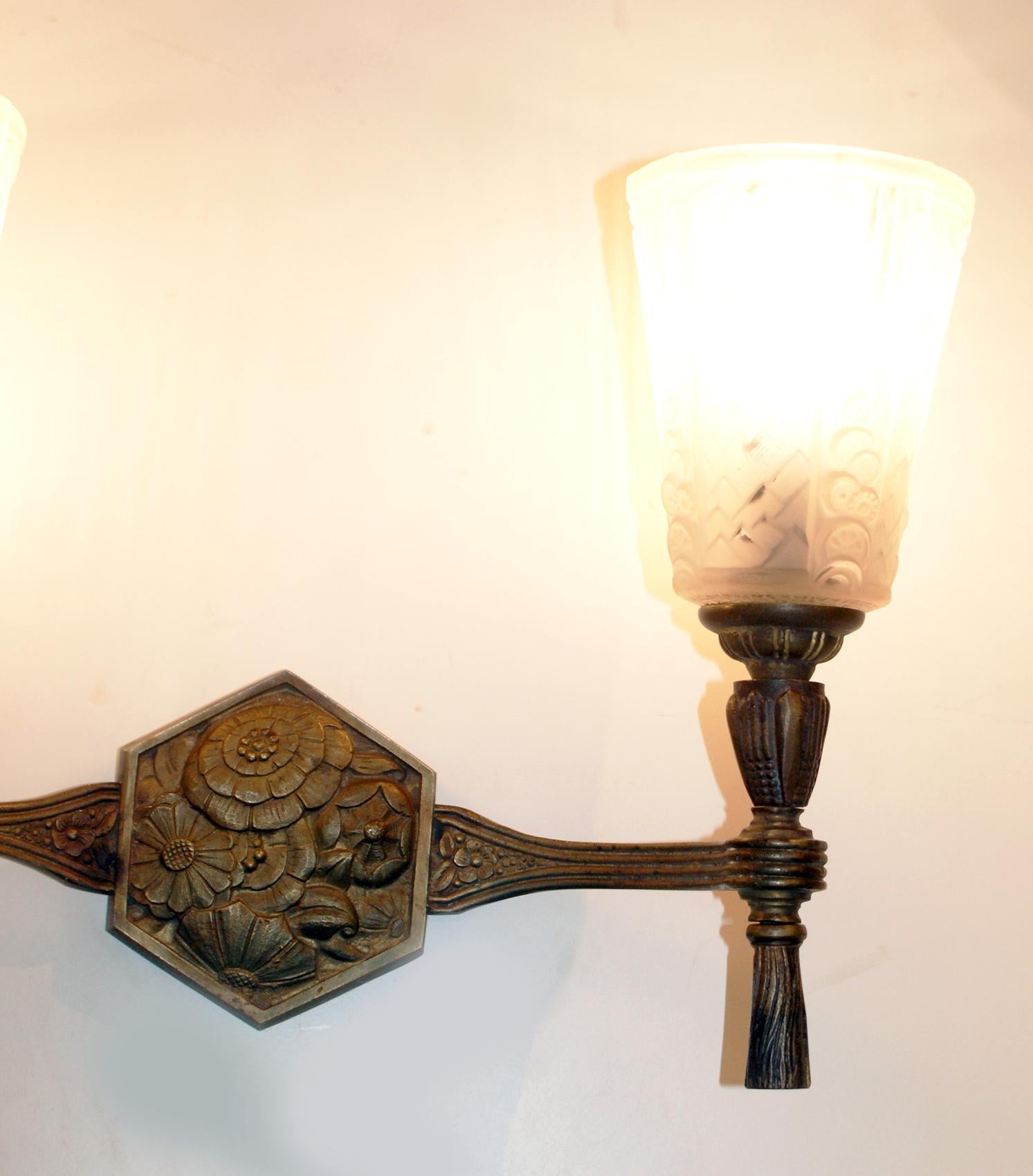 French Pair of Art Deco Sconces Signed Muller Freres Luneville For Sale