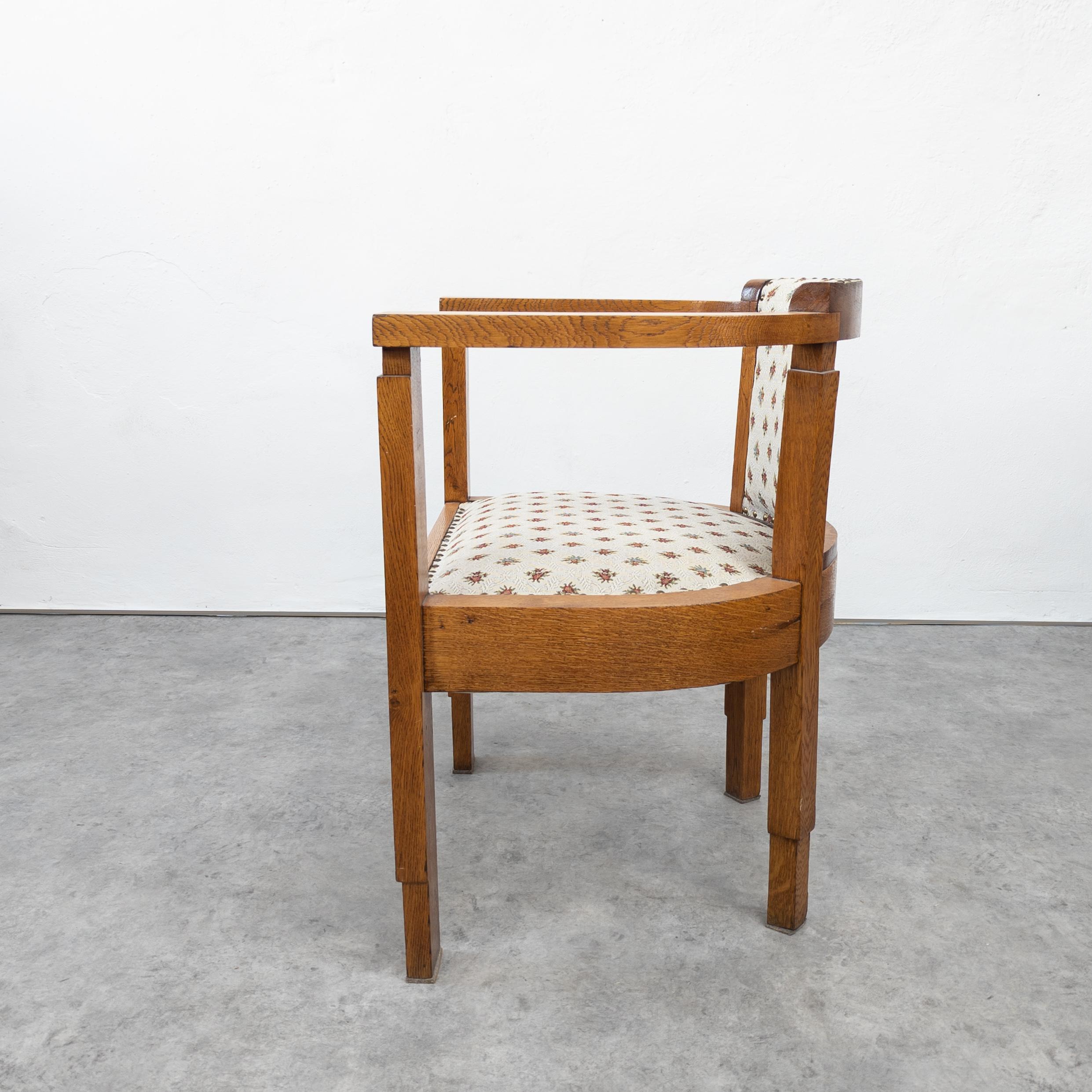 Paire de fauteuils club sculpturaux Art Déco en vente 3
