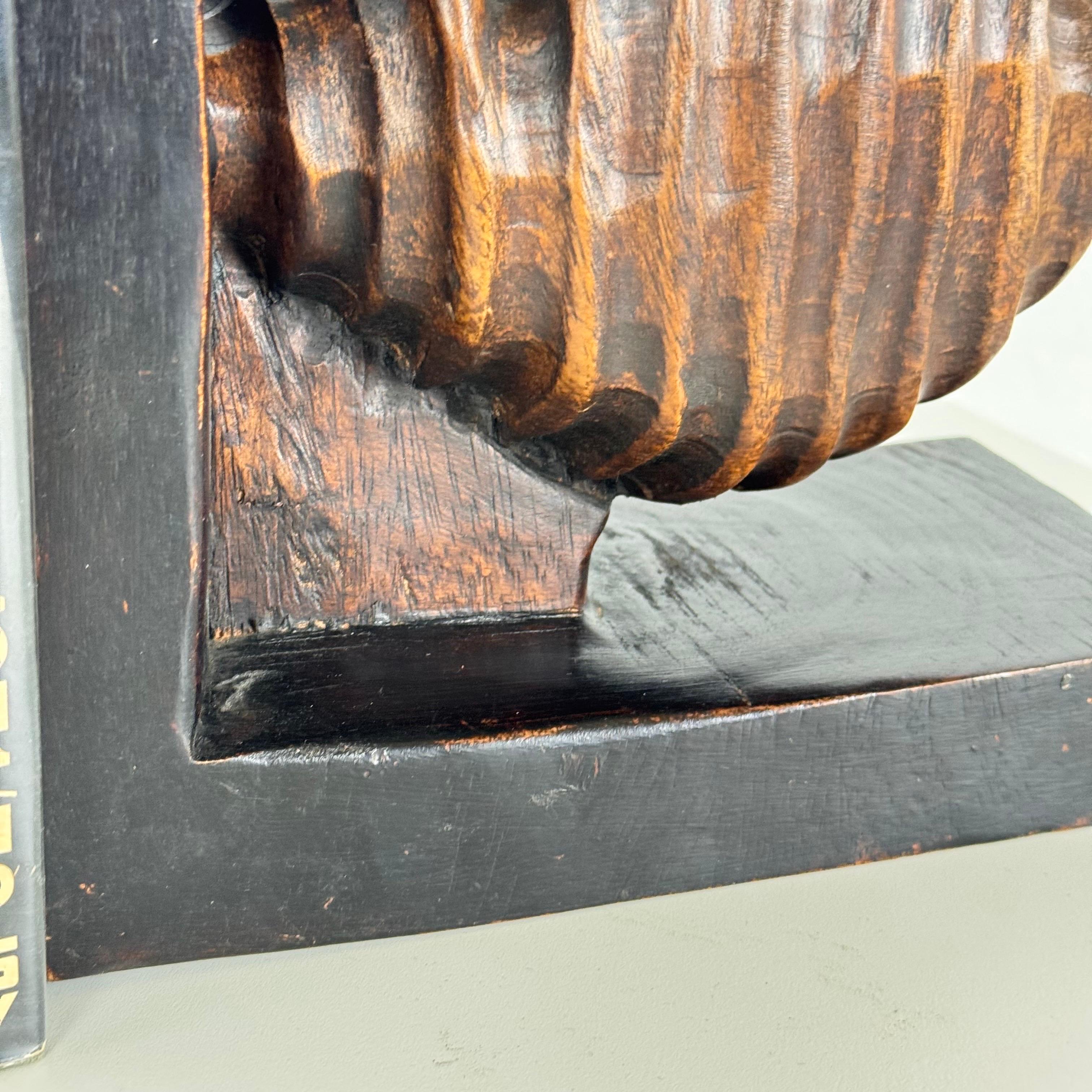 Pair of Art Deco Shell-Shaped Bookends, Italy, 1930s For Sale 4