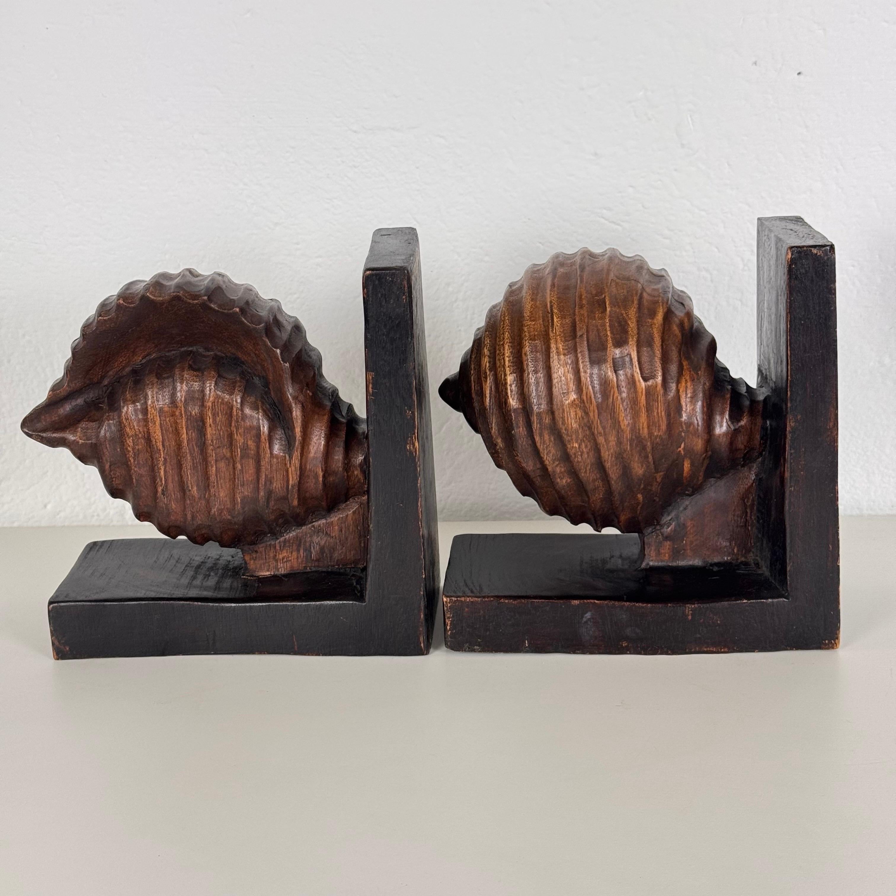 Italian Pair of Art Deco Shell-Shaped Bookends, Italy, 1930s For Sale