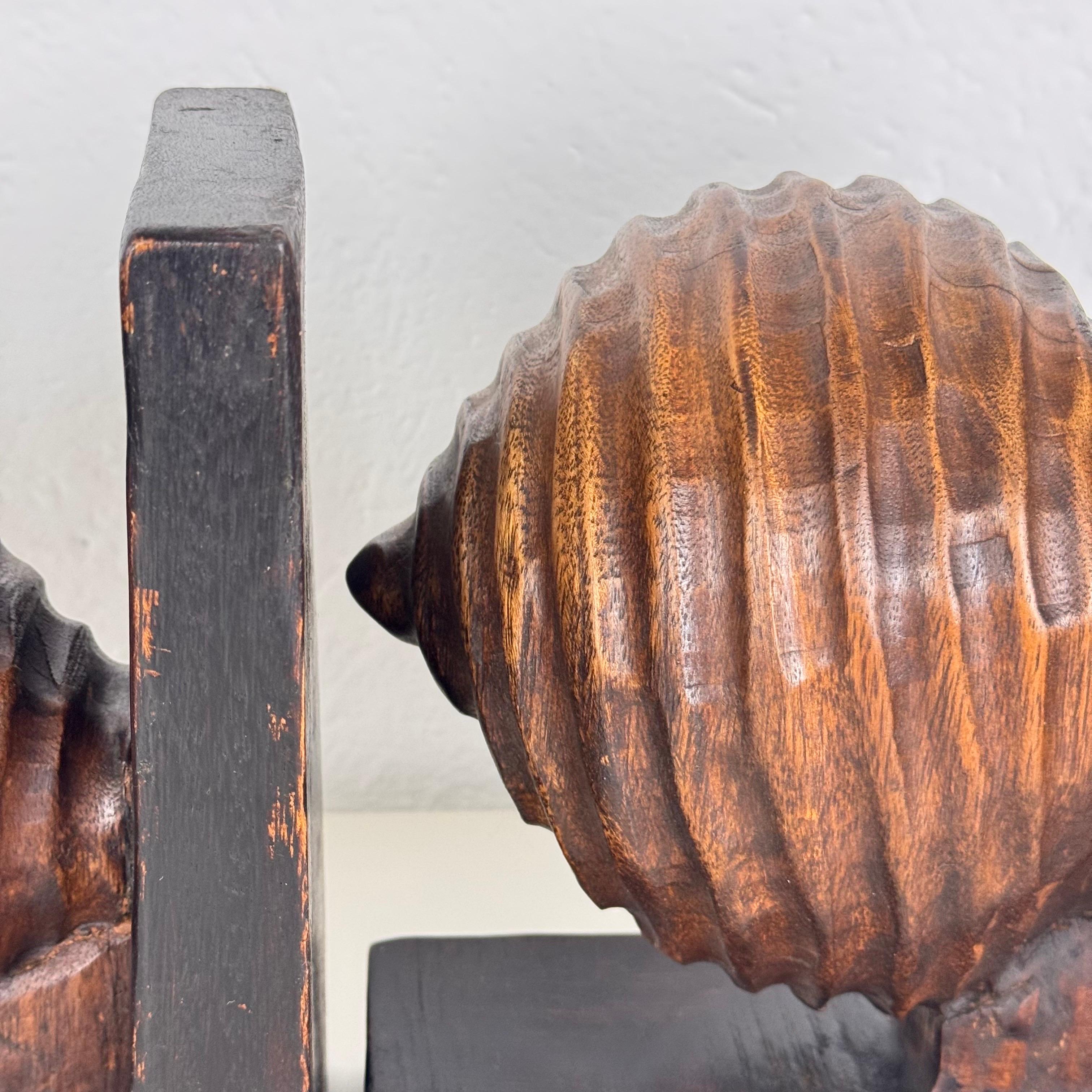 Beech Pair of Art Deco Shell-Shaped Bookends, Italy, 1930s For Sale