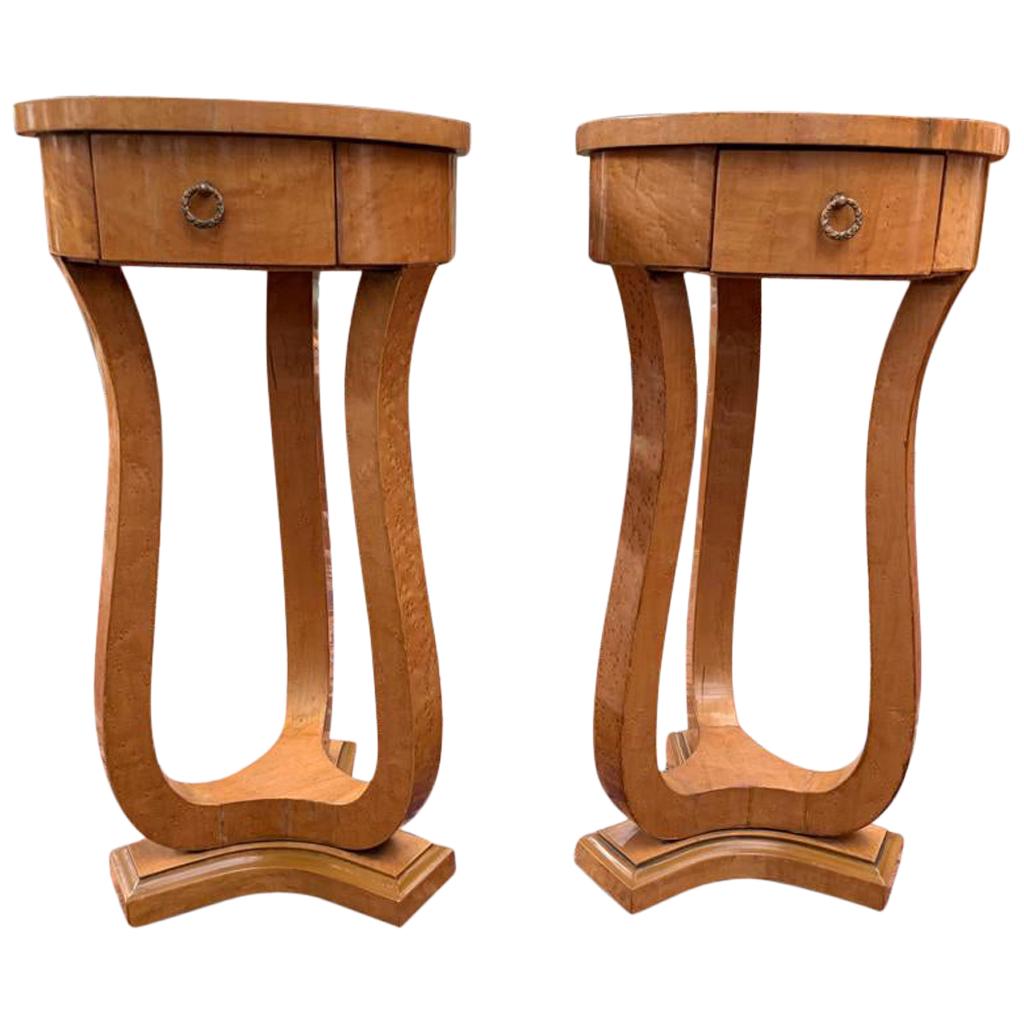 Pair of Art Deco Side Accent Tables in Bird's-Eye Maple, 20th Century