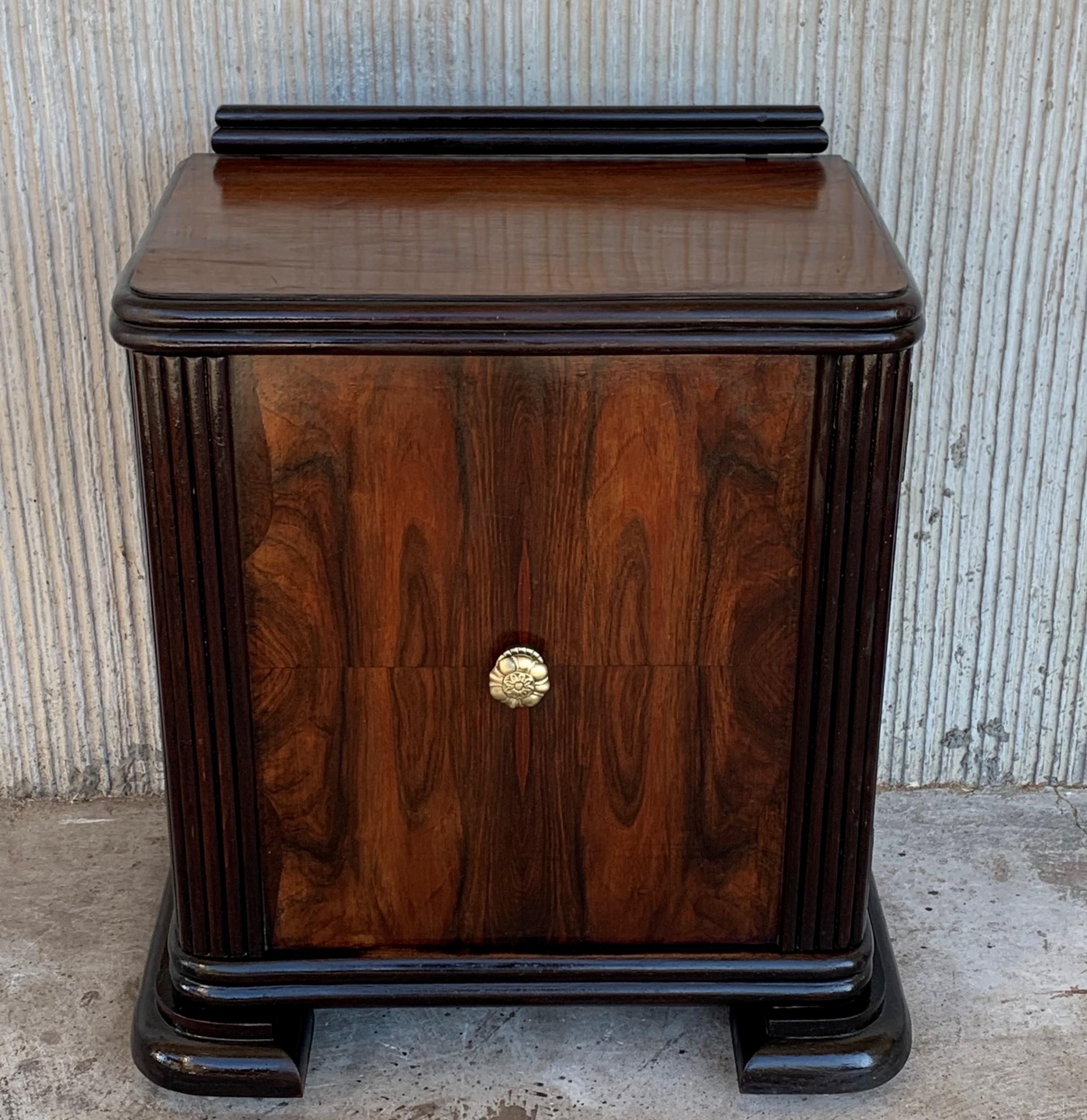 20th Century Pair of Art Deco Side Cabinets or Nightstands with Ebonized Base