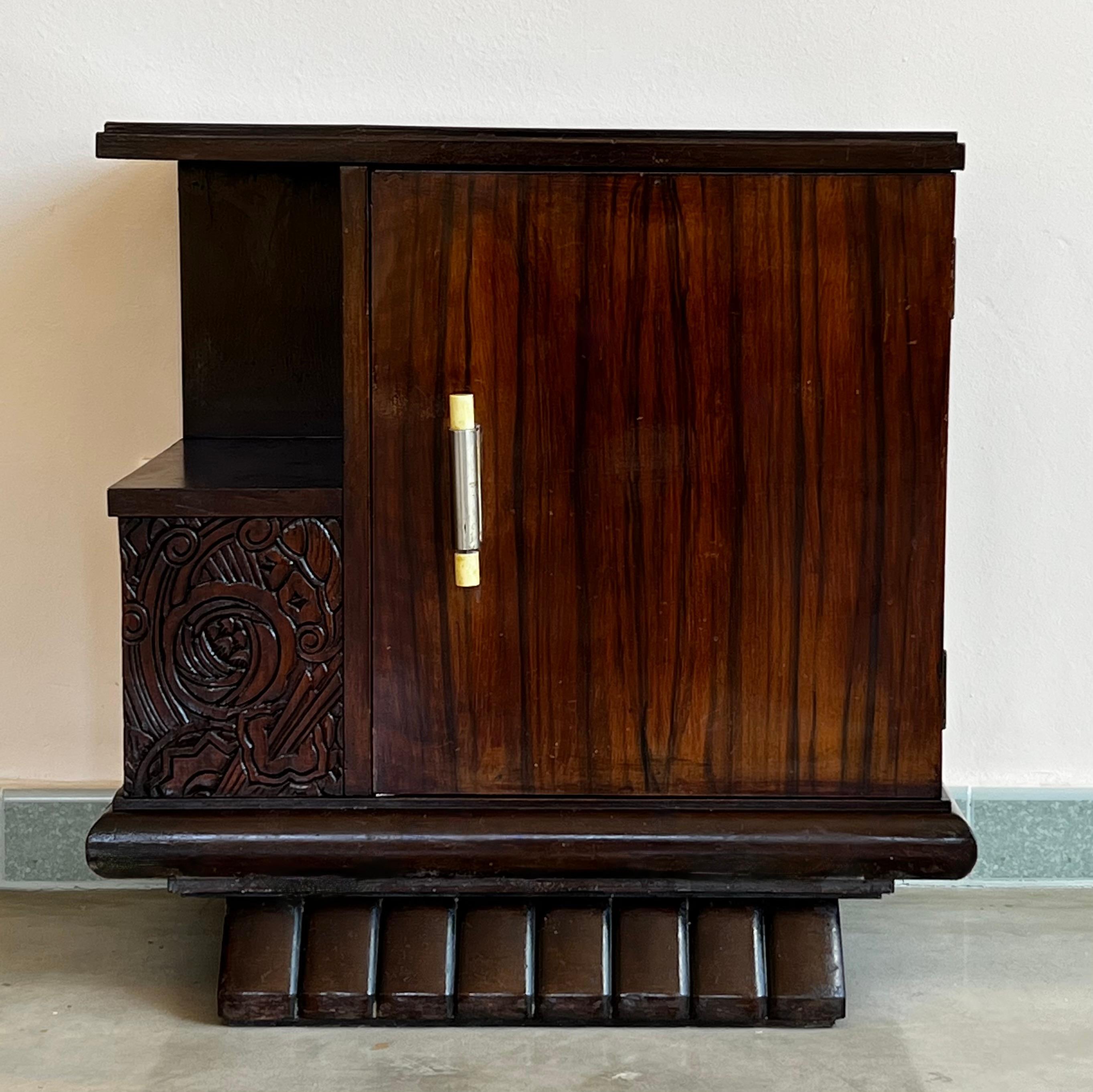 19th Century Pair of Art Deco Side Cabinets or Nightstands with Ebonized Base For Sale