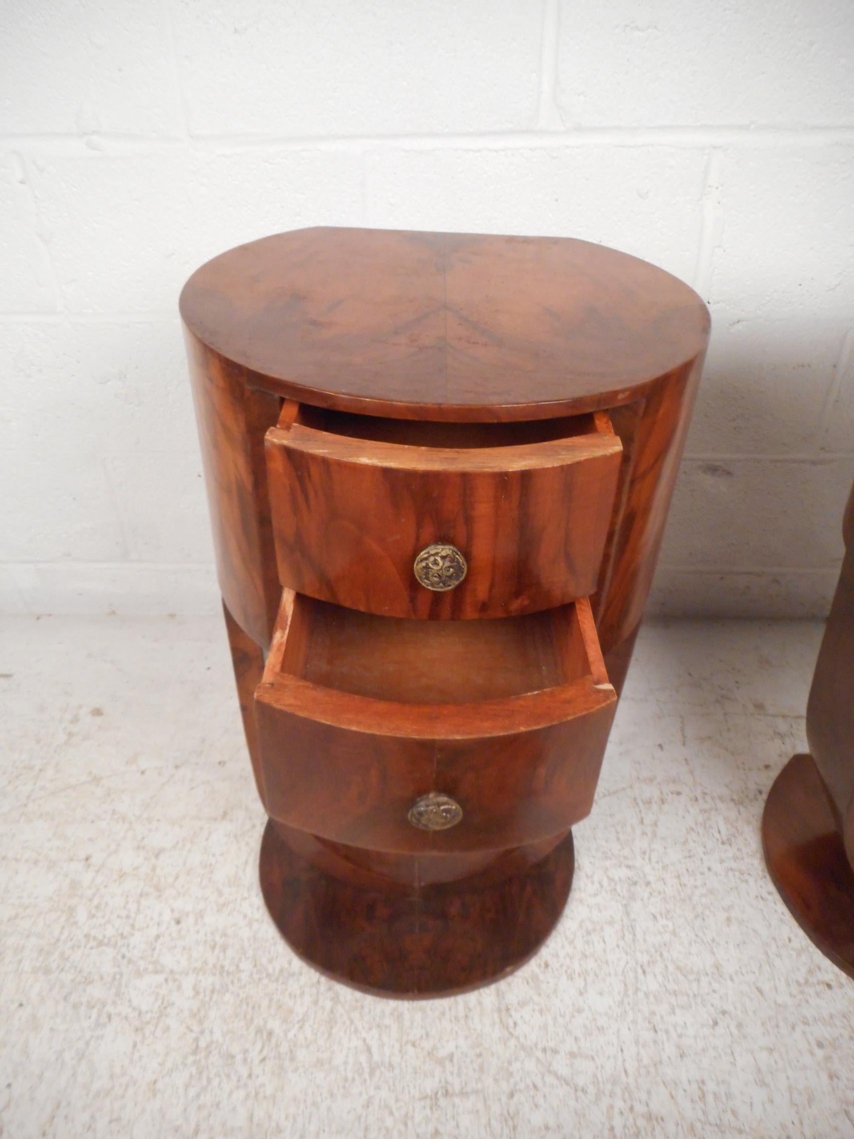 Pair of Art Deco Side Tables In Good Condition In Brooklyn, NY