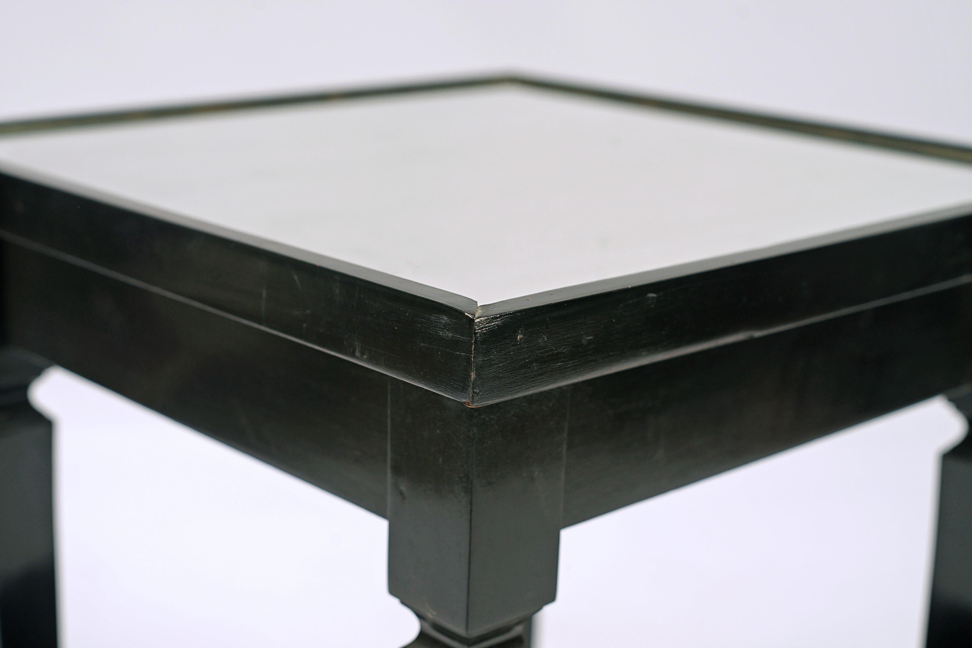 Français Paire de tables d'appoint Art Déco style Maison Jansen en vente