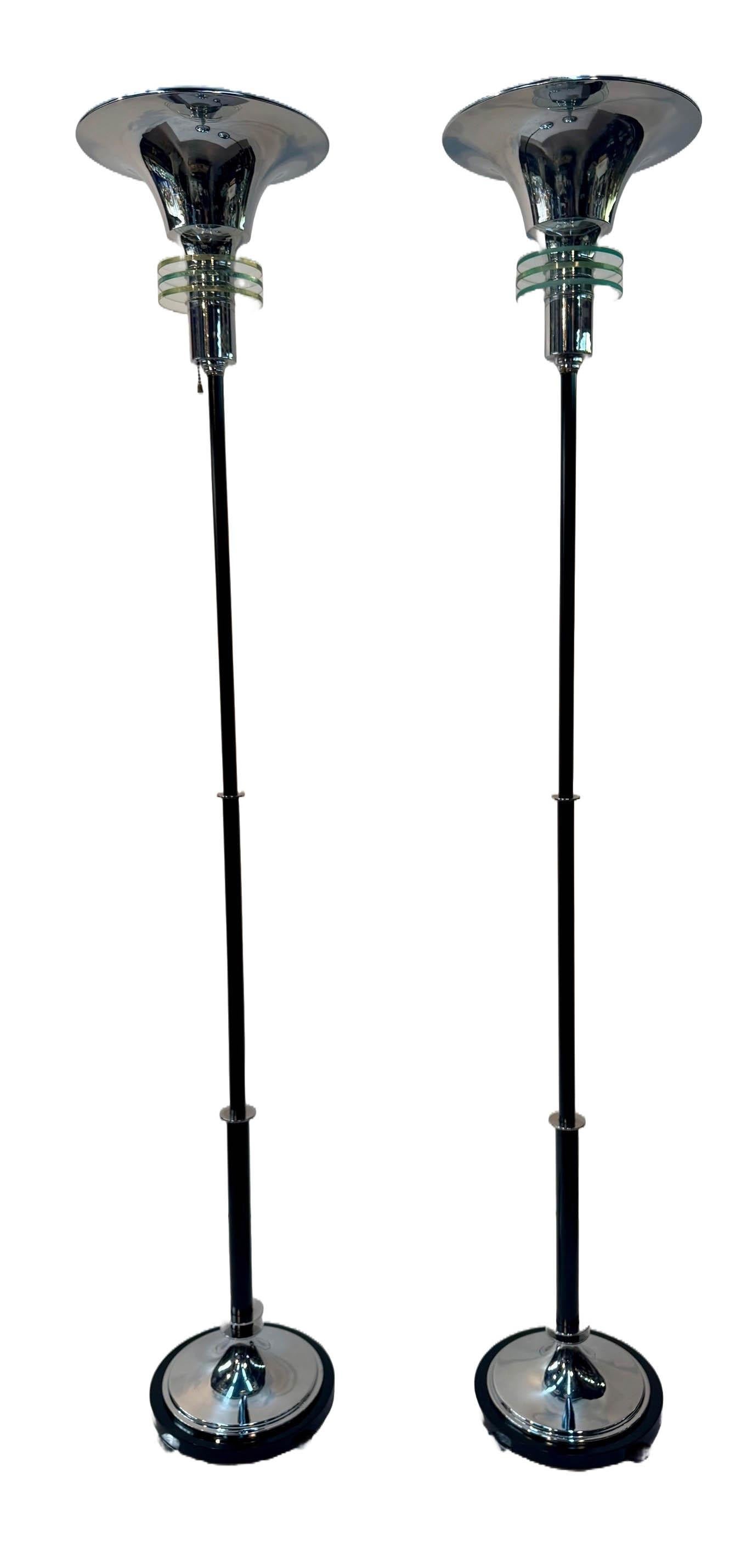 Americano Coppia di torchietti Art Deco in argento e nero in vendita