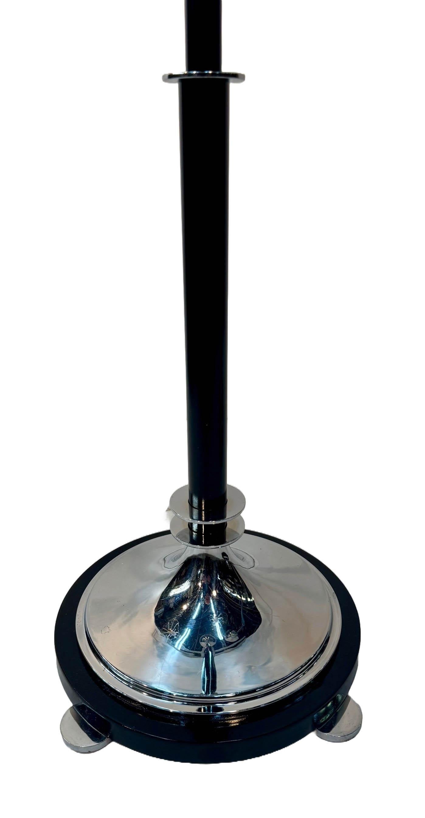 XX secolo Coppia di torchietti Art Deco in argento e nero in vendita