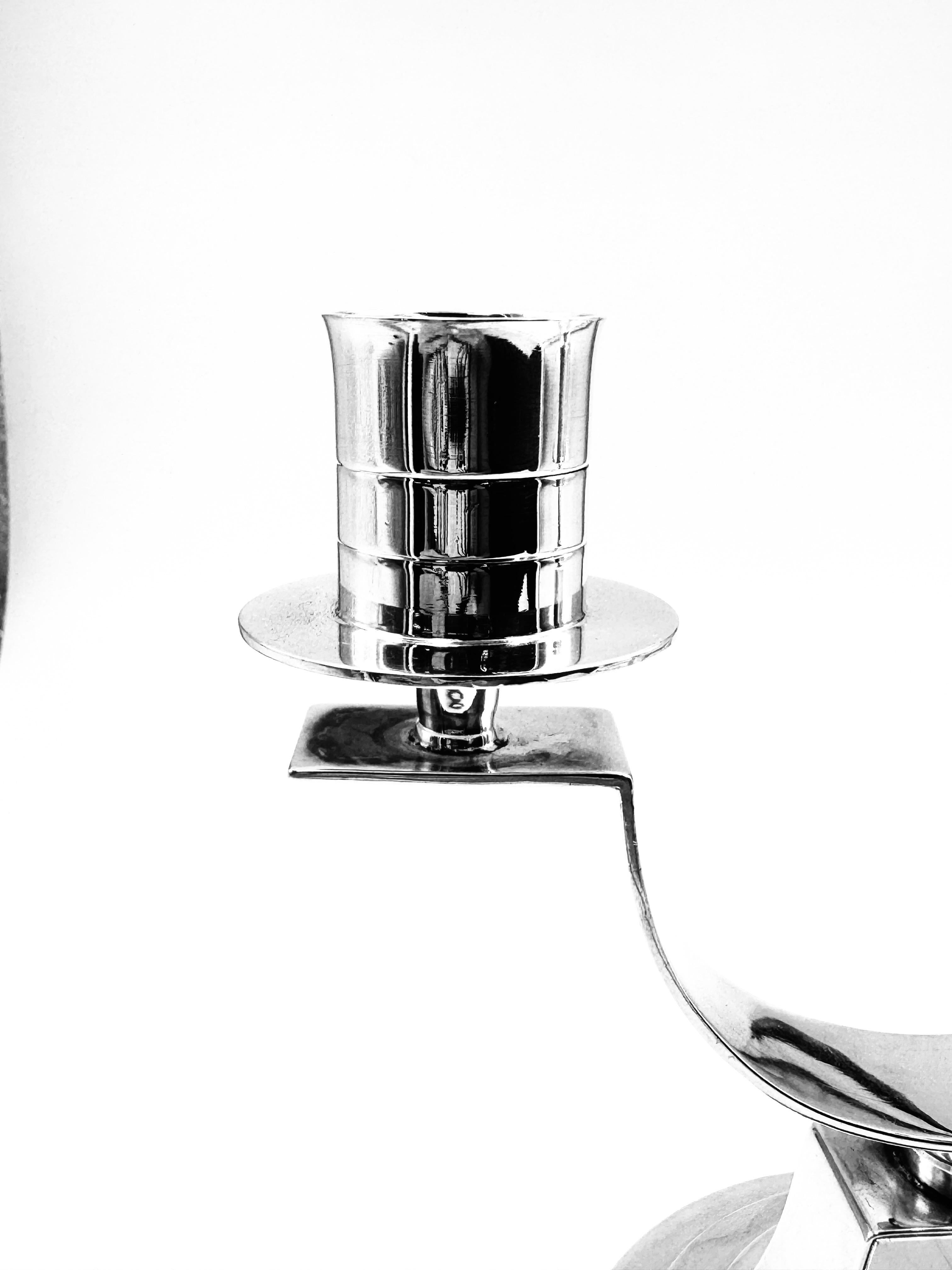 Coppia di candelabri in argento Art Déco in vendita 2