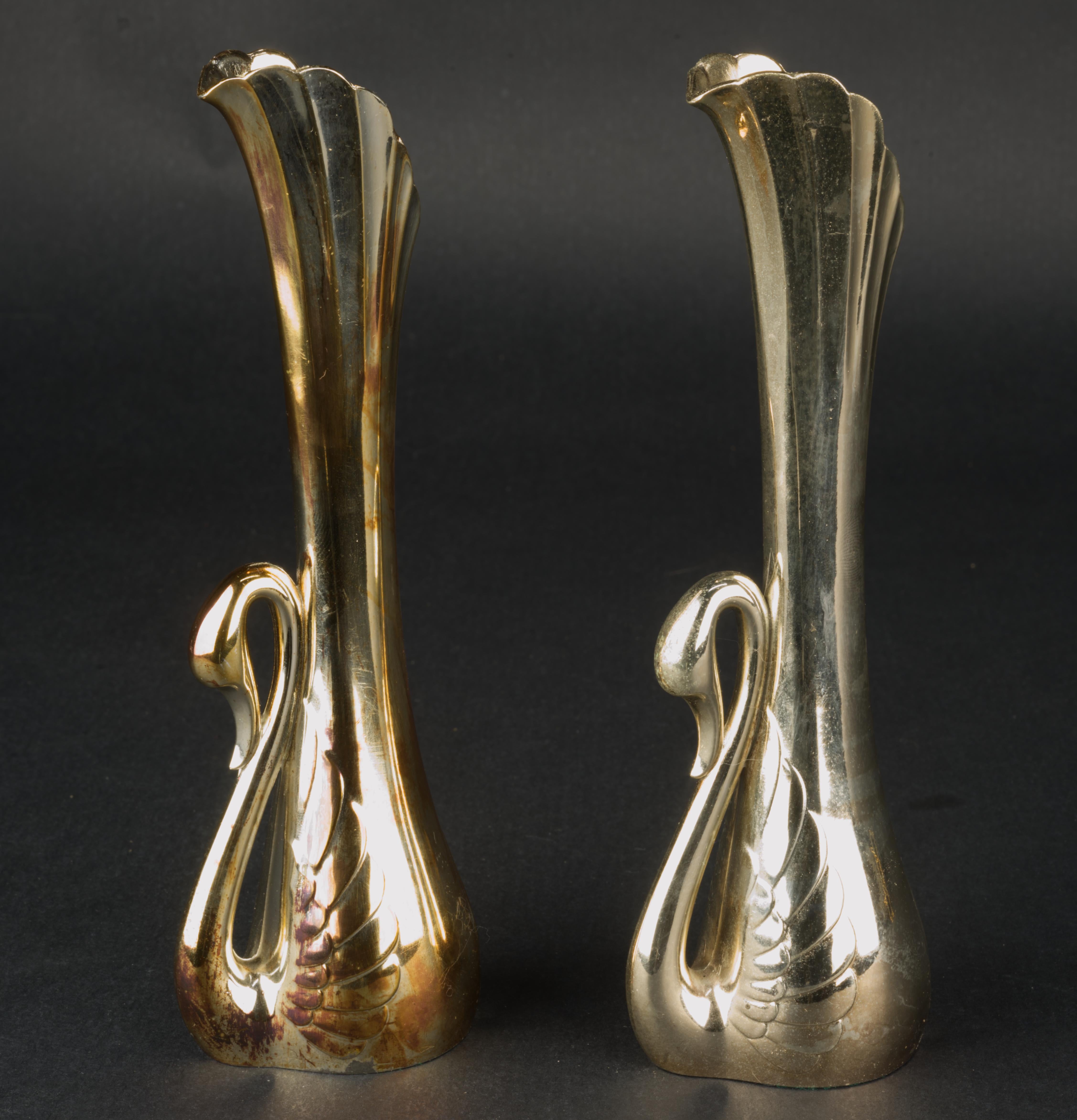 XX secolo Coppia di vasi a bocciolo di cigno in argento Art Deco in vendita