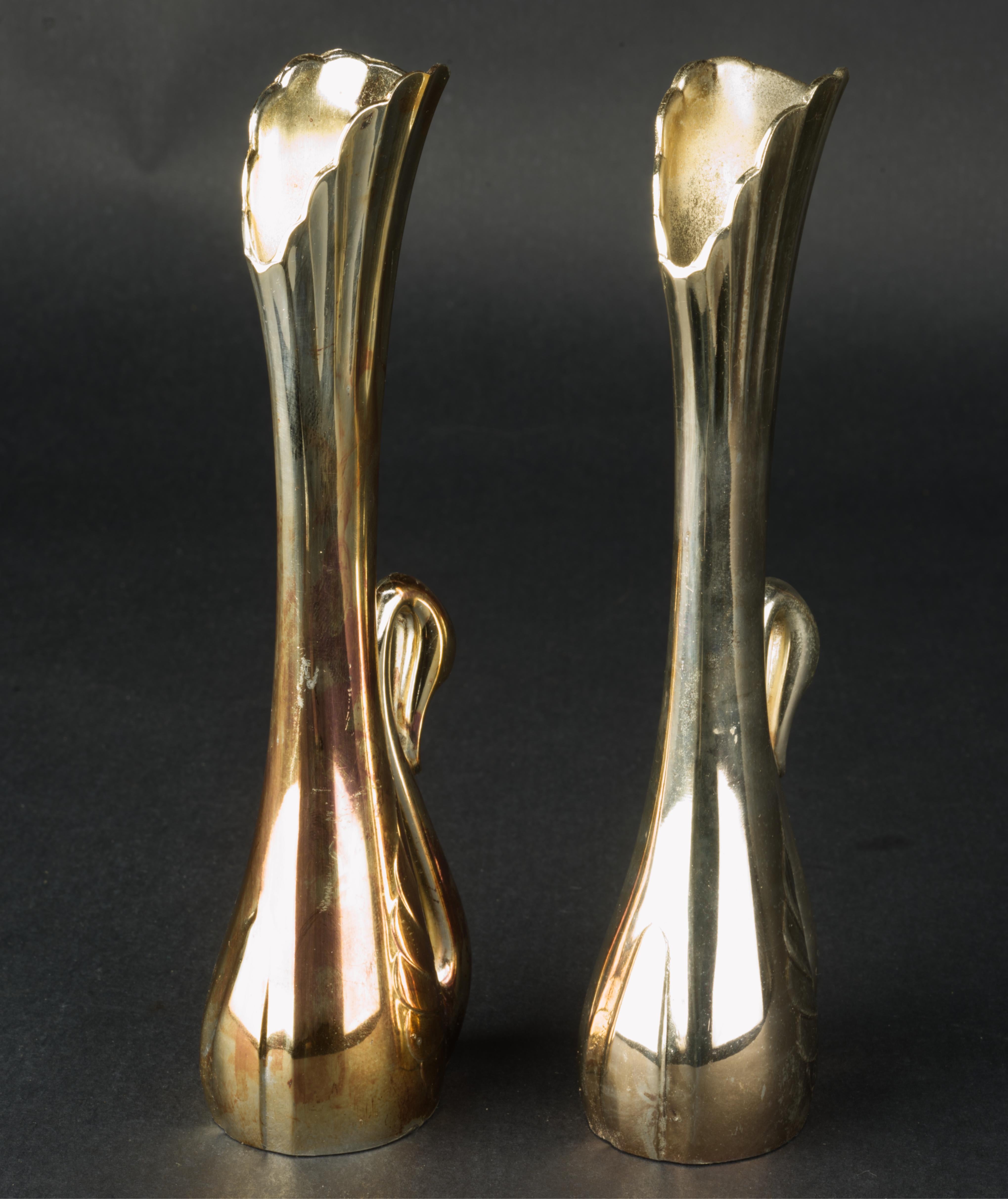 Coppia di vasi a bocciolo di cigno in argento Art Deco in vendita 1