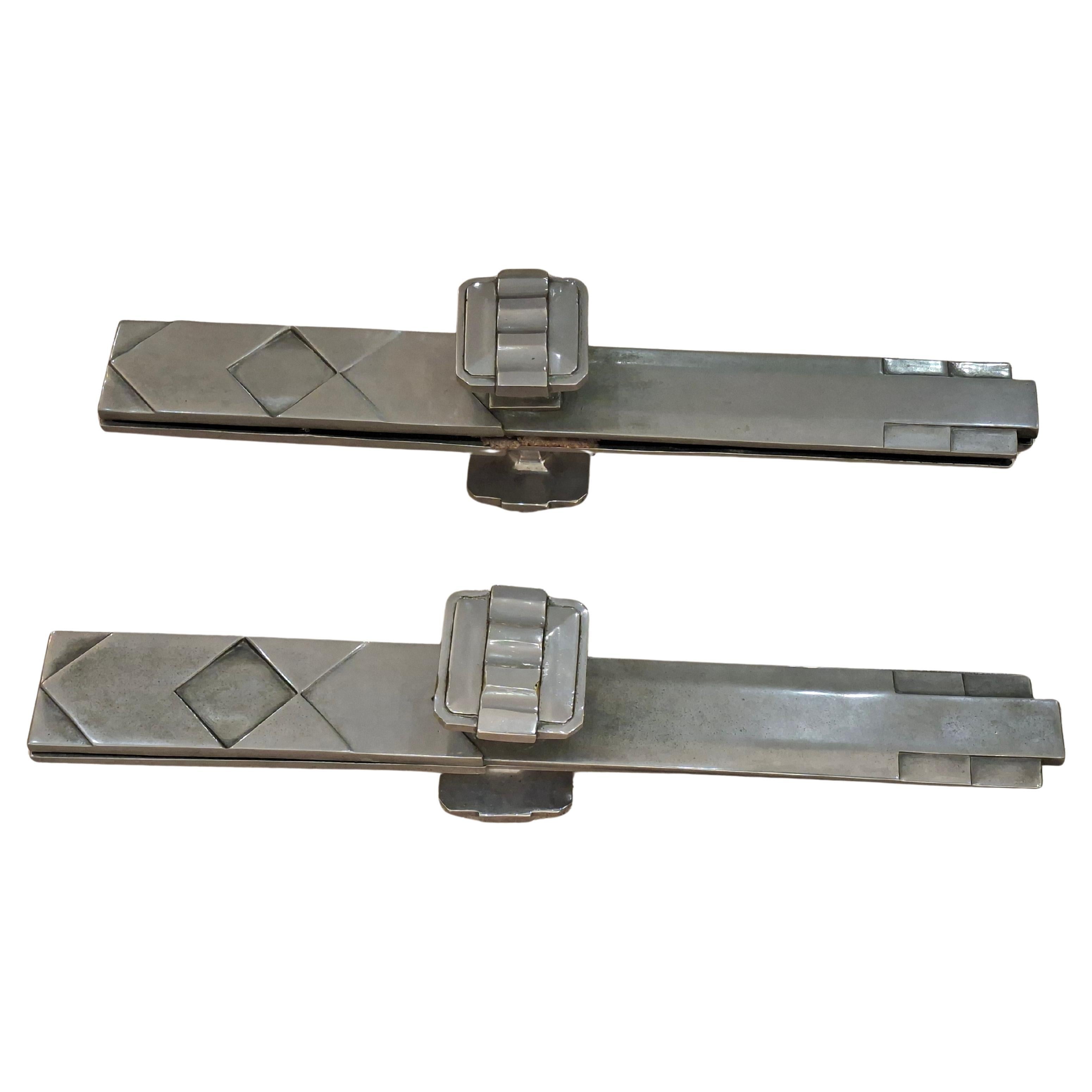 Coppia di maniglie per porte in bronzo argentato Art Deco