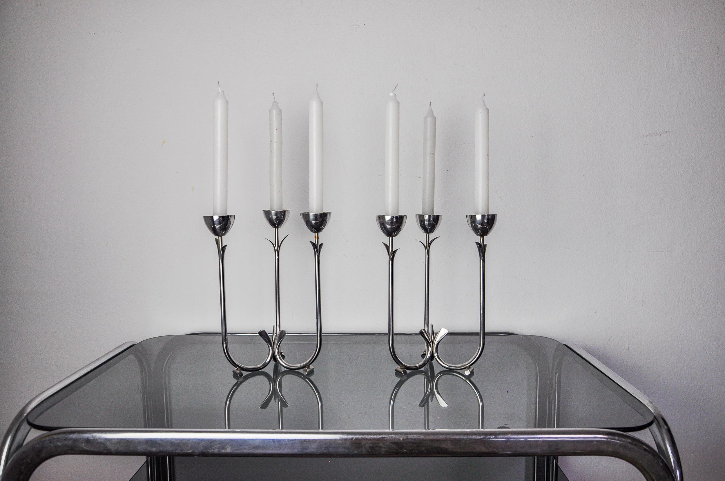 Hollywood Regency Coppia di candelabri a 3 fiamme in acciaio inox art déco, Spagna, 1970 in vendita