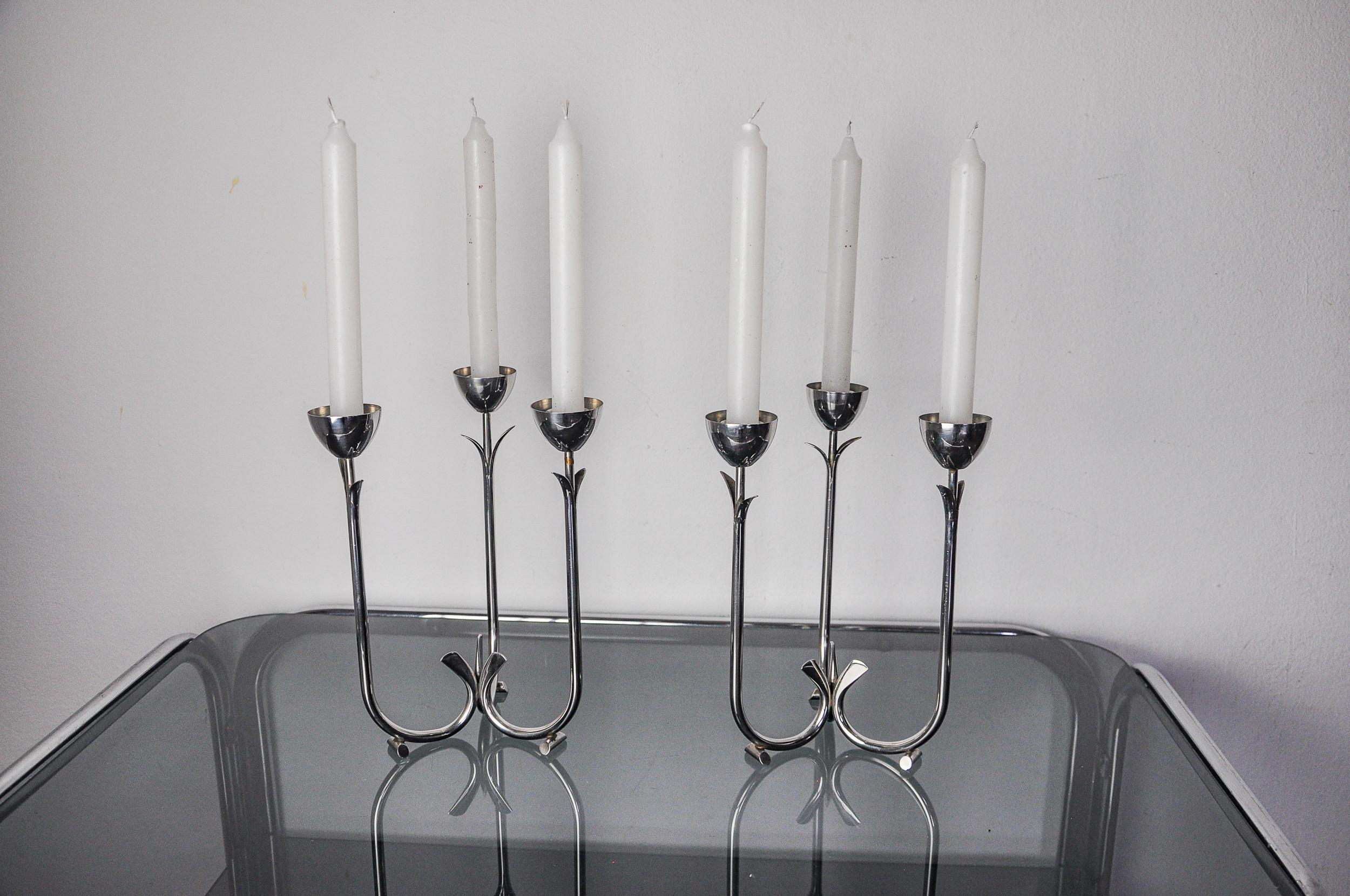 Spagnolo Coppia di candelabri a 3 fiamme in acciaio inox art déco, Spagna, 1970 in vendita